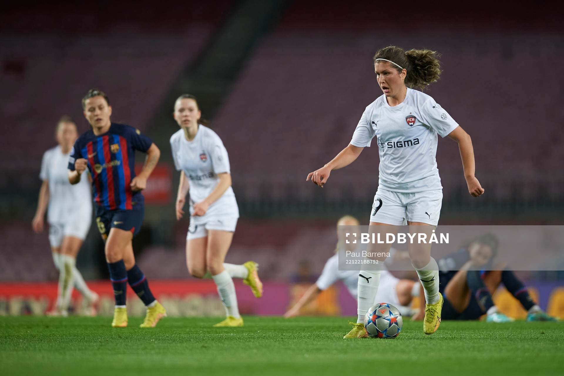 Loreta Kullashi of FC Rosengård during the UEFA Women's Champions League football match between Barcelona and FC Rosengård on December 21, 2022 in Barcelona.