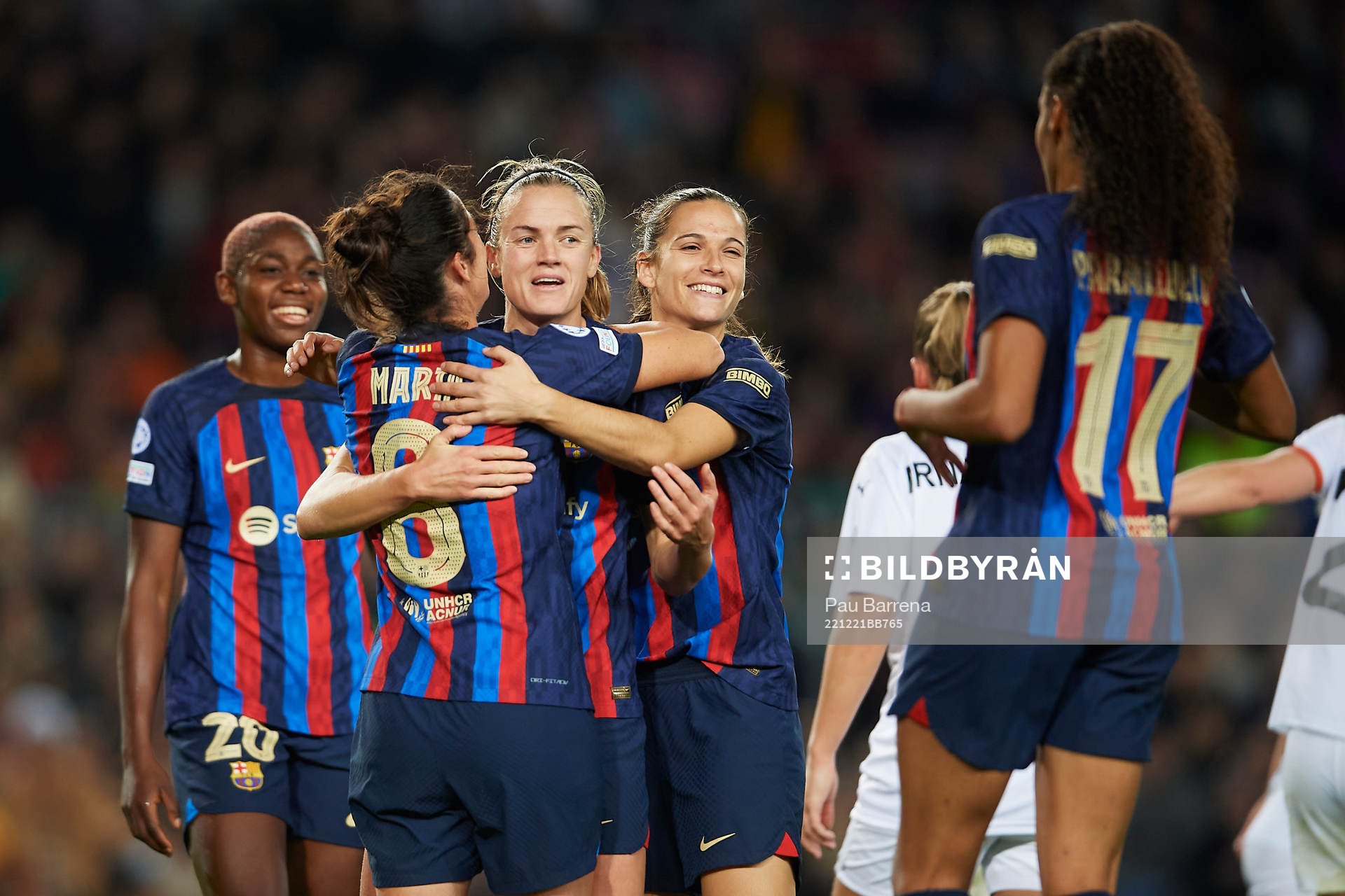 Irene Paredes of FC Barcelona celebrates with teammates