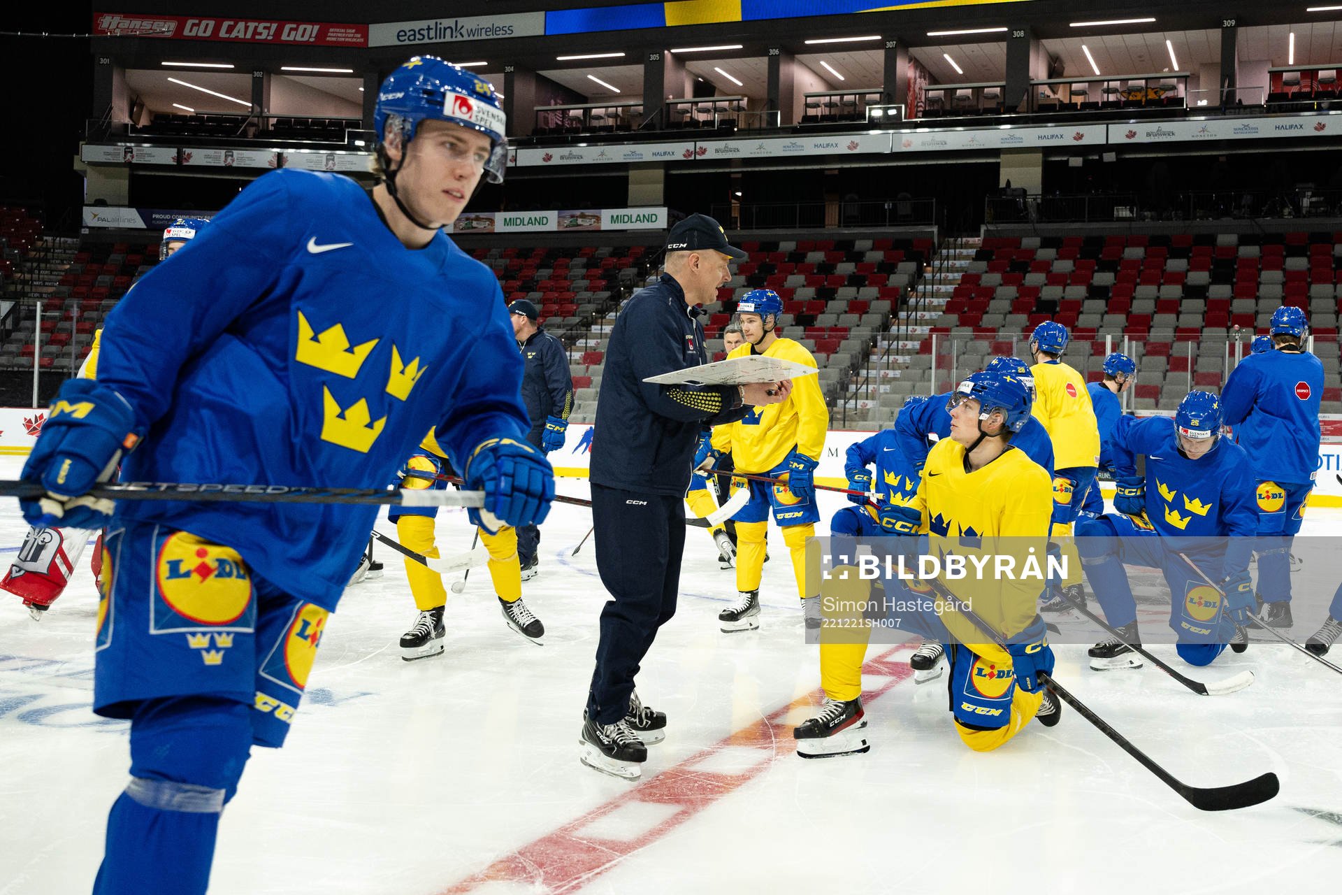 Magnus Hävelid, head coach and Victor Stjernborg of Sweden