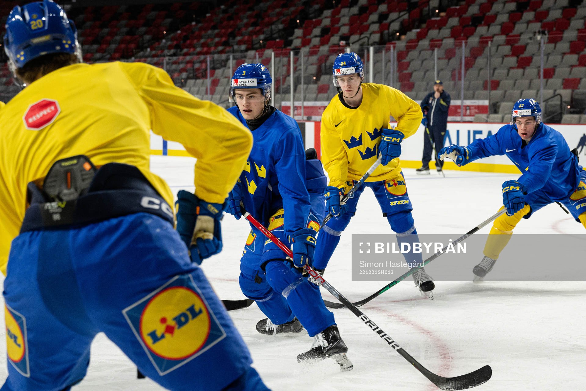 Hugo Jonasson , Jonathan Lekkerimäki and Oskar Pettersson