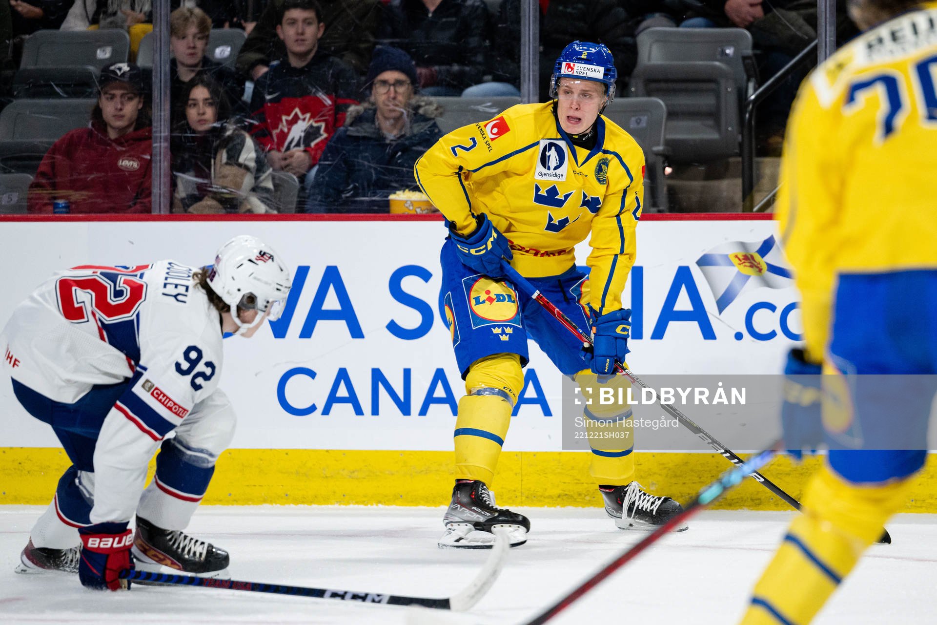 Elias Pettersson of Sweden