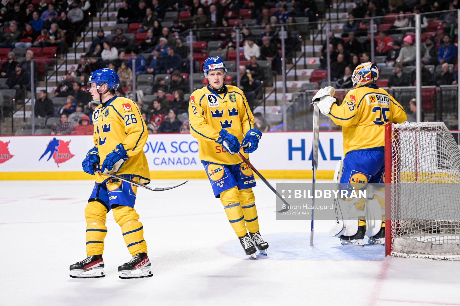 Victor Stjernborg, Elias Pettersson and goaltender Carl
