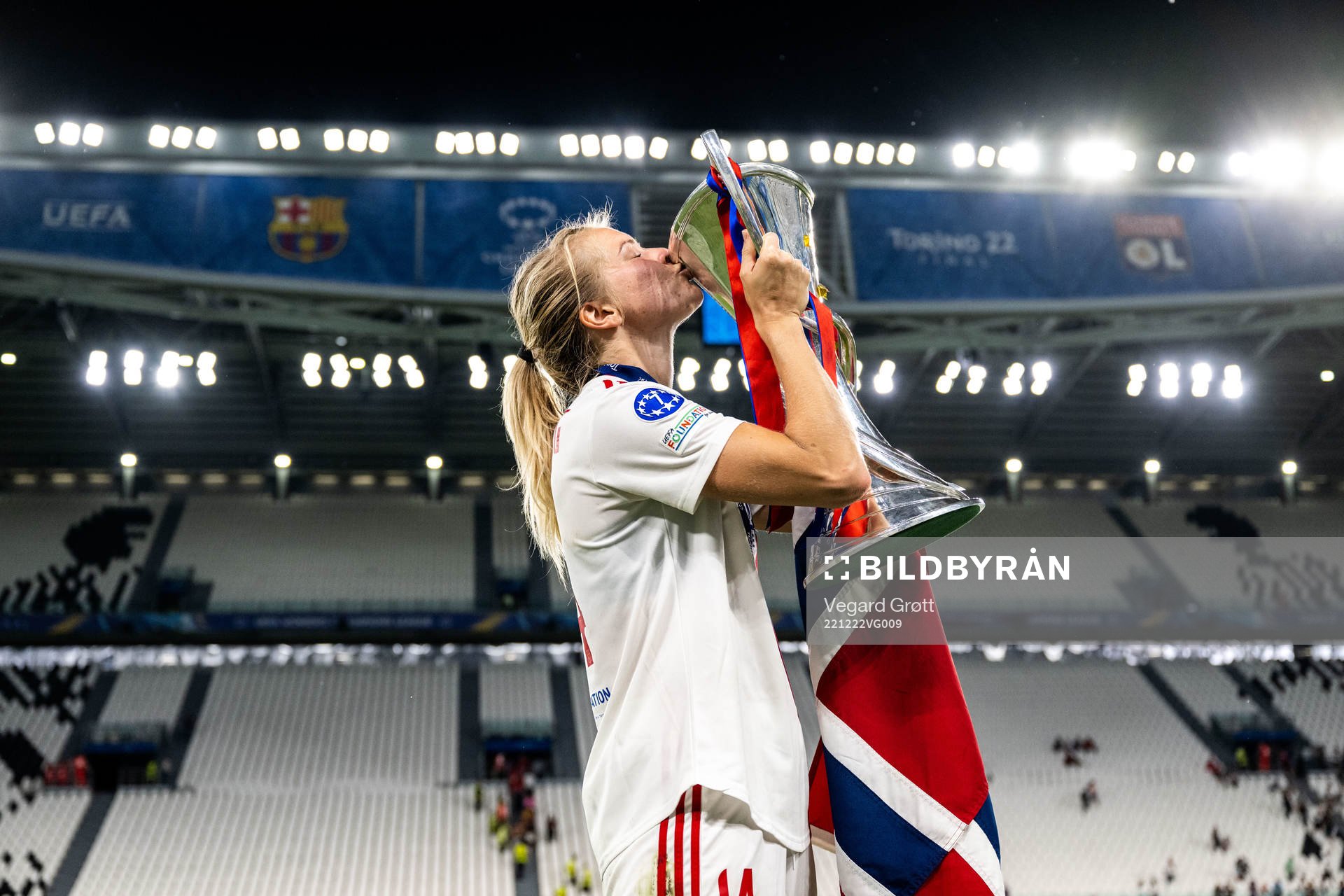 This picture is part of Bildbyrån’s selection of best sports photos from 2022. Originally published 220521 Ada Hegerberg of Lyon celebrates winning the UEFA Women's Champions League final between Barcelona and Lyon on May 21, 2022 in Turin, Italy.