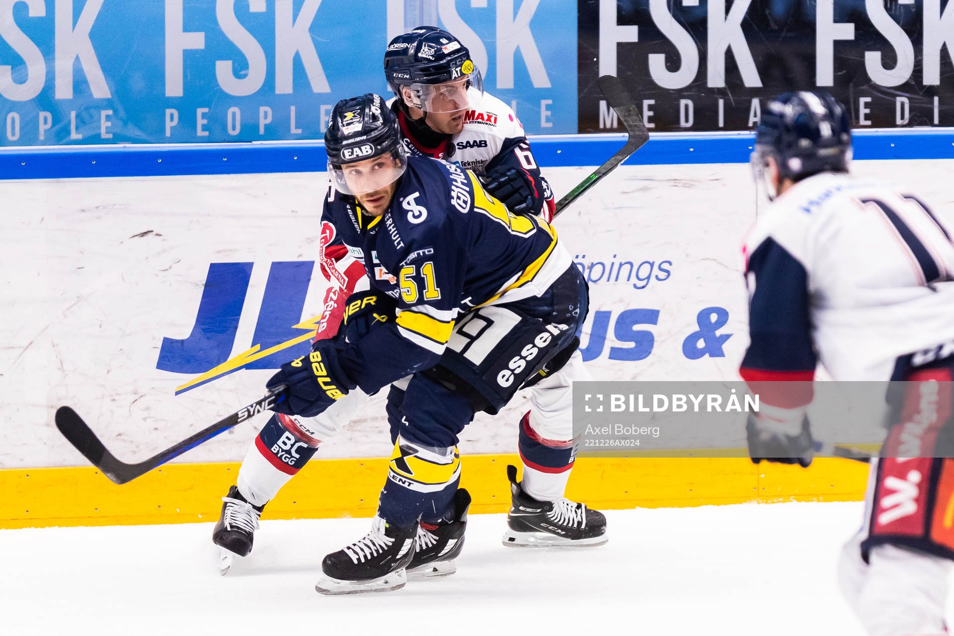 HV71s Andy Miele och Linköpings Markus Ljungh