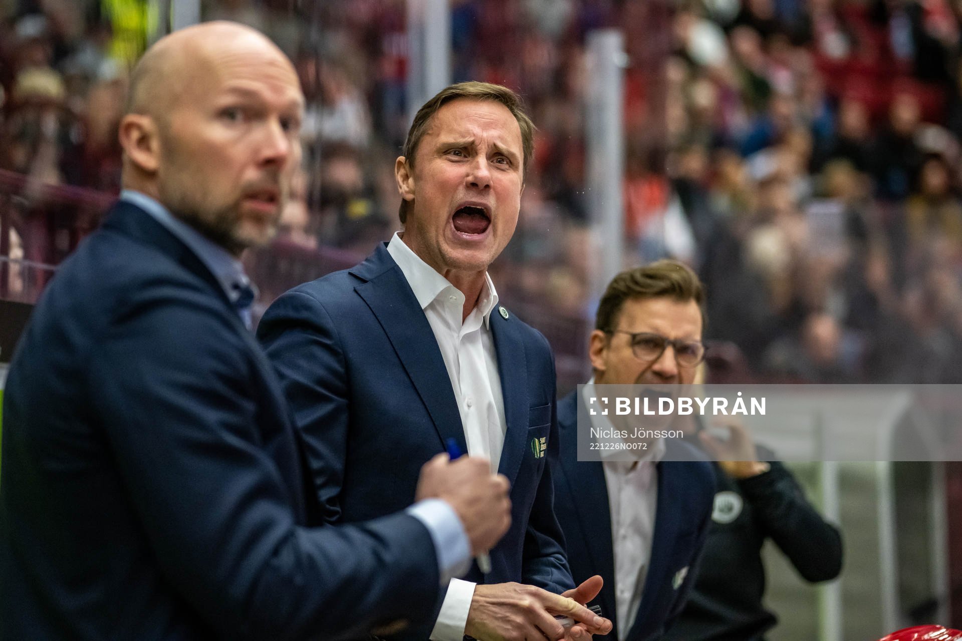 Frölundas tränare Roger Rönnberg jublar