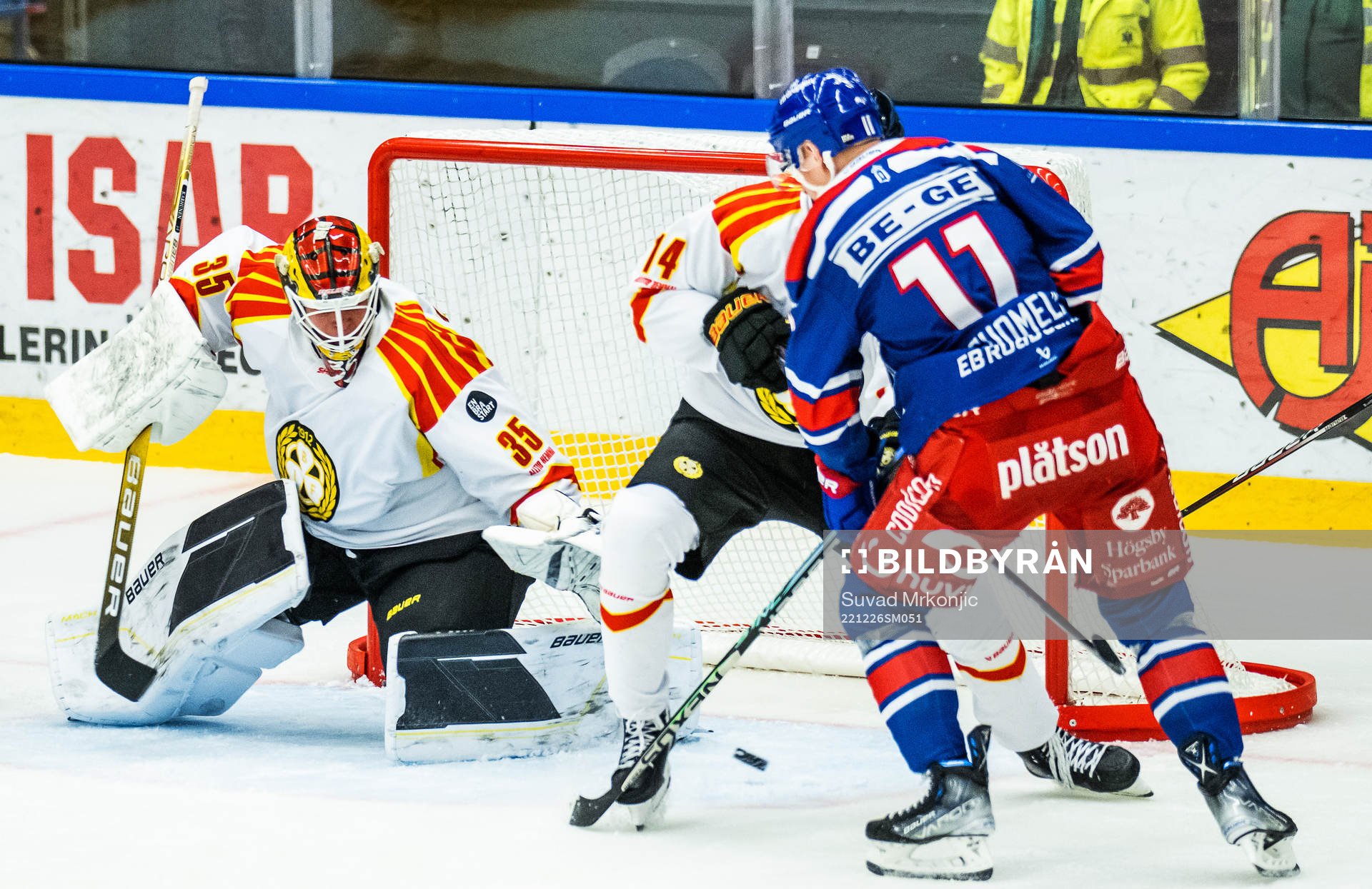 Brynäs målvakt Tomi Karhunen och Oskarshamns Antti Suomela