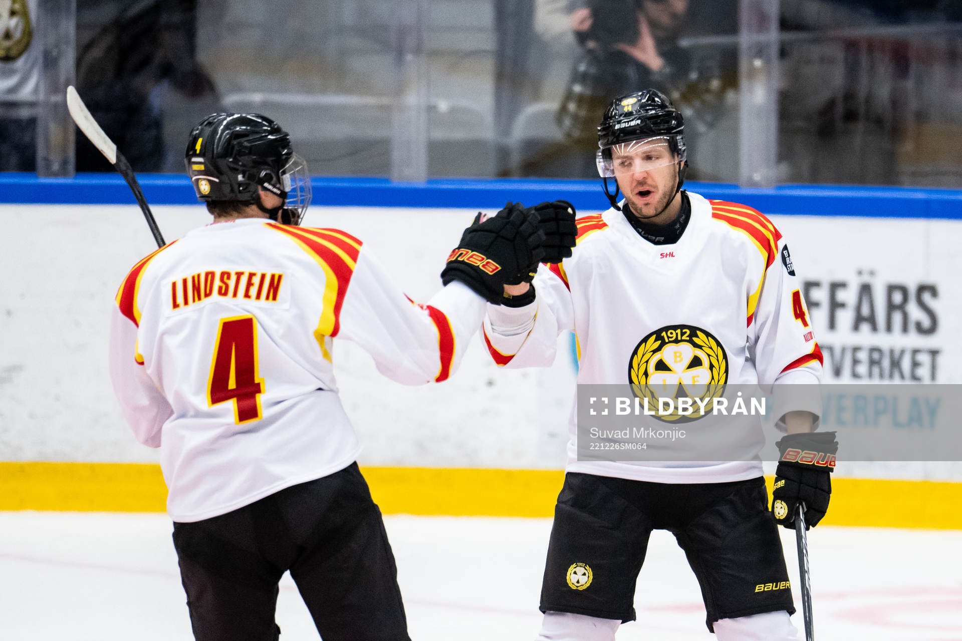 Brynäs Jacob Blomqvist jublar med Theo Lindstein