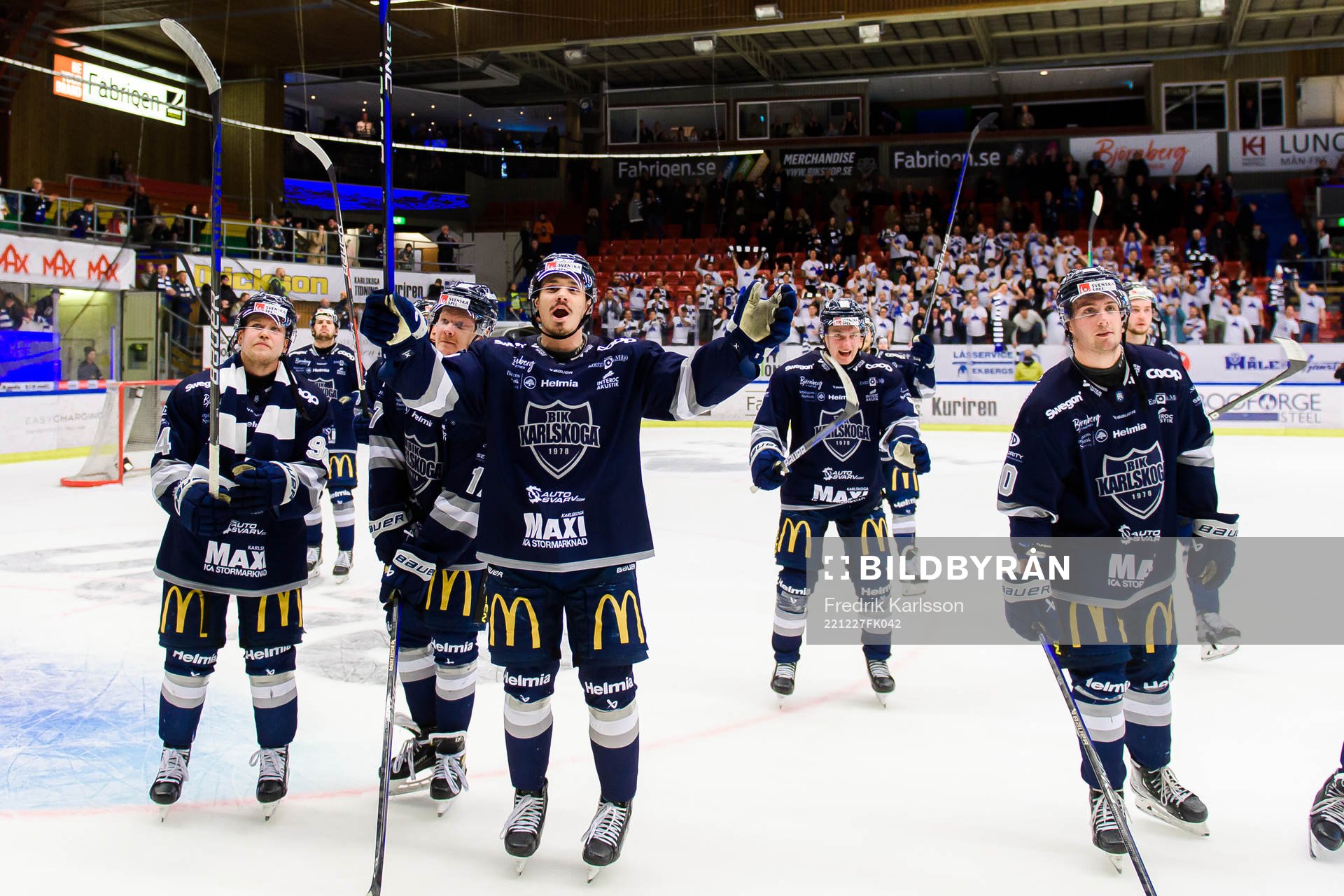 Karlskogas spelare jublar