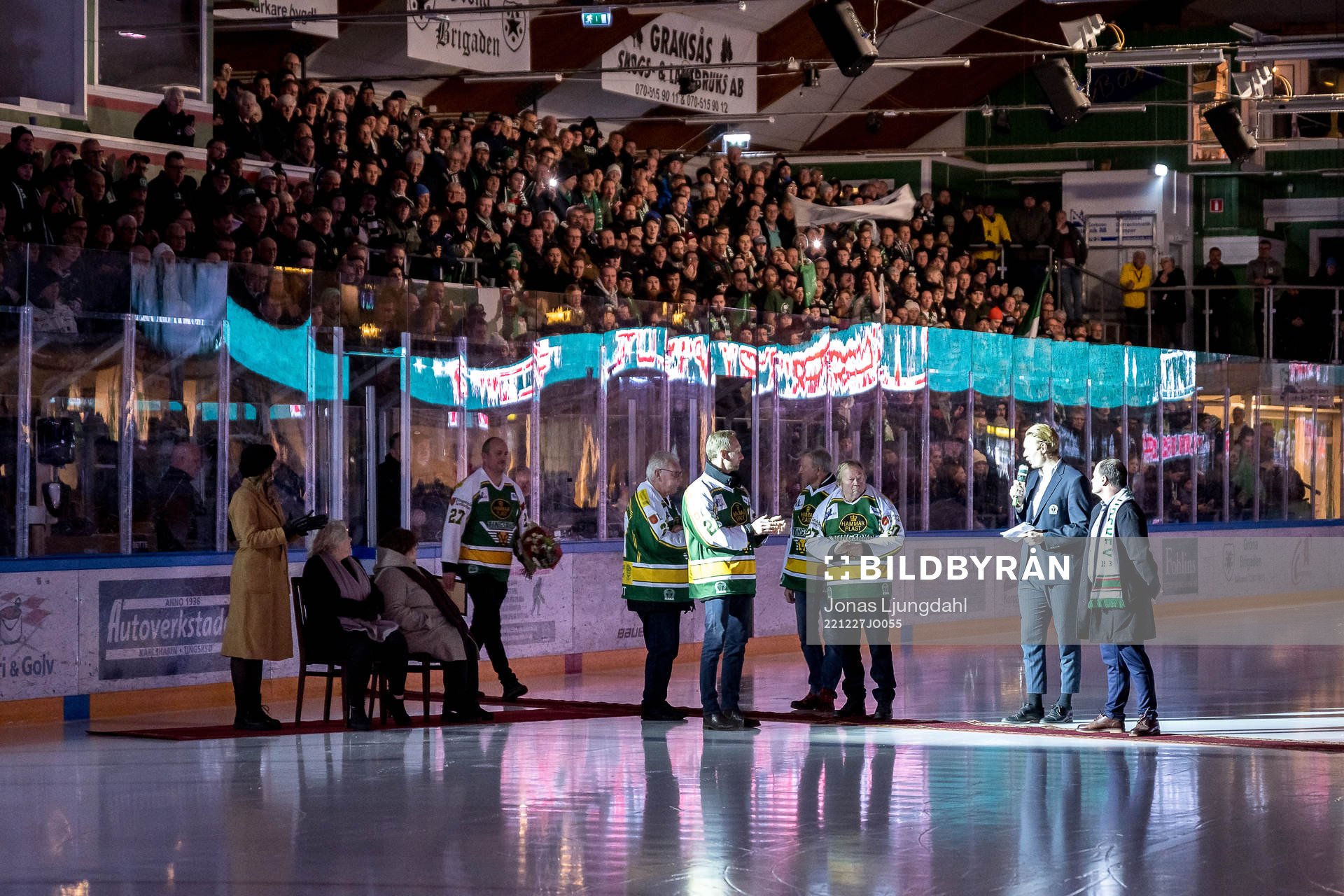 Hyllning av Tingsryds före detta spelare och ledare Larry