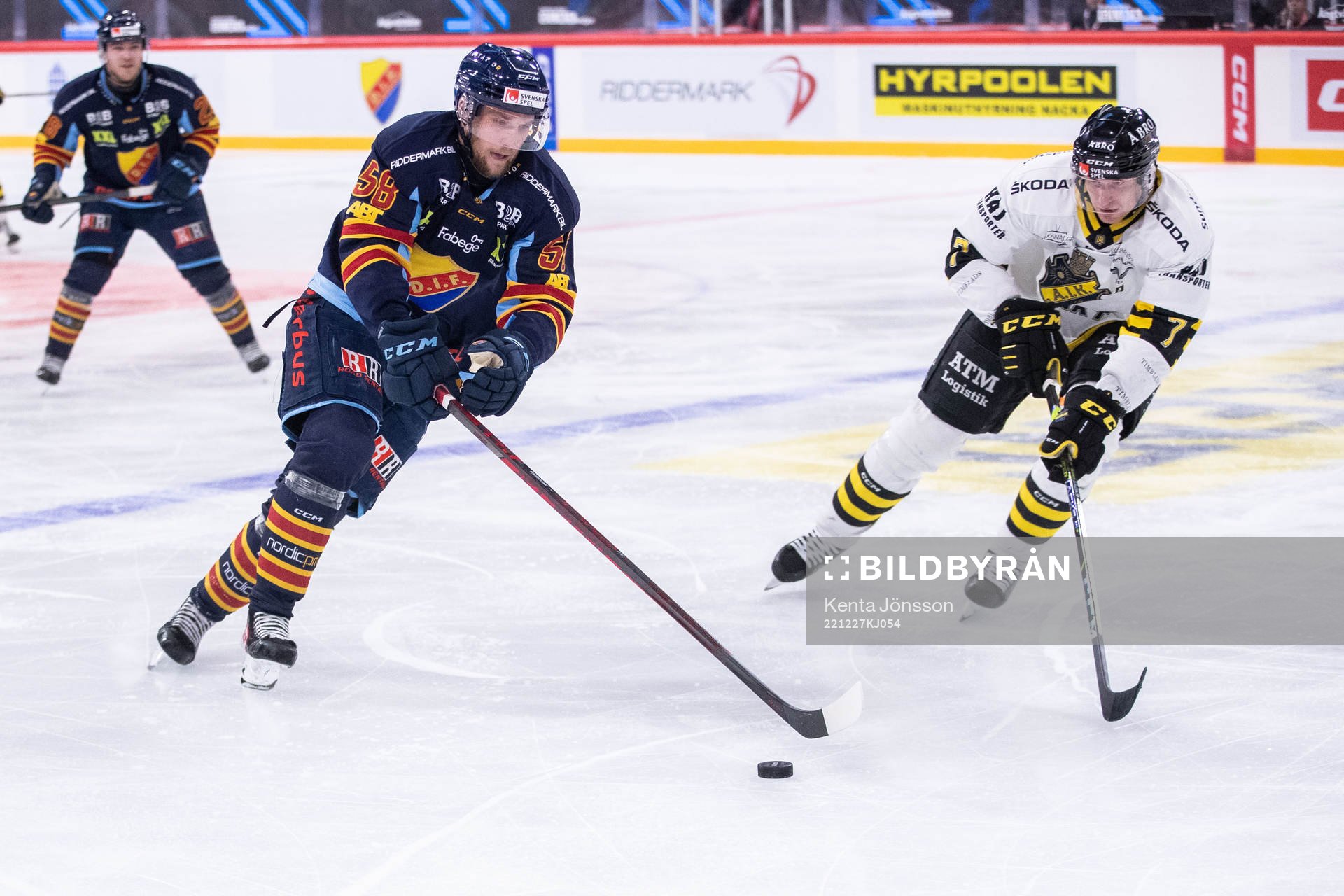 Djurgårdens Fredrik Forsberg och AIKs Filip Windlert