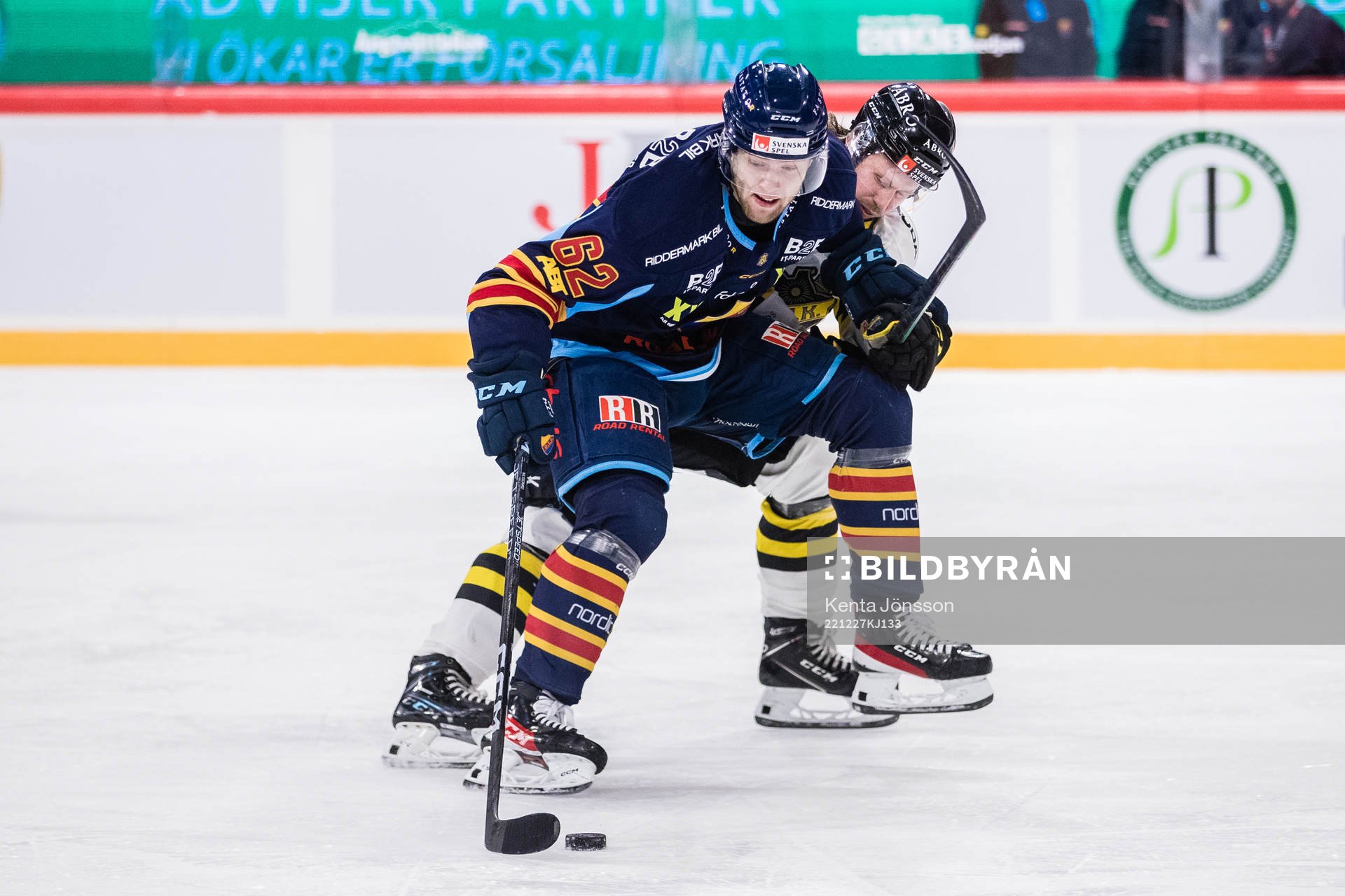 s Erik Flood