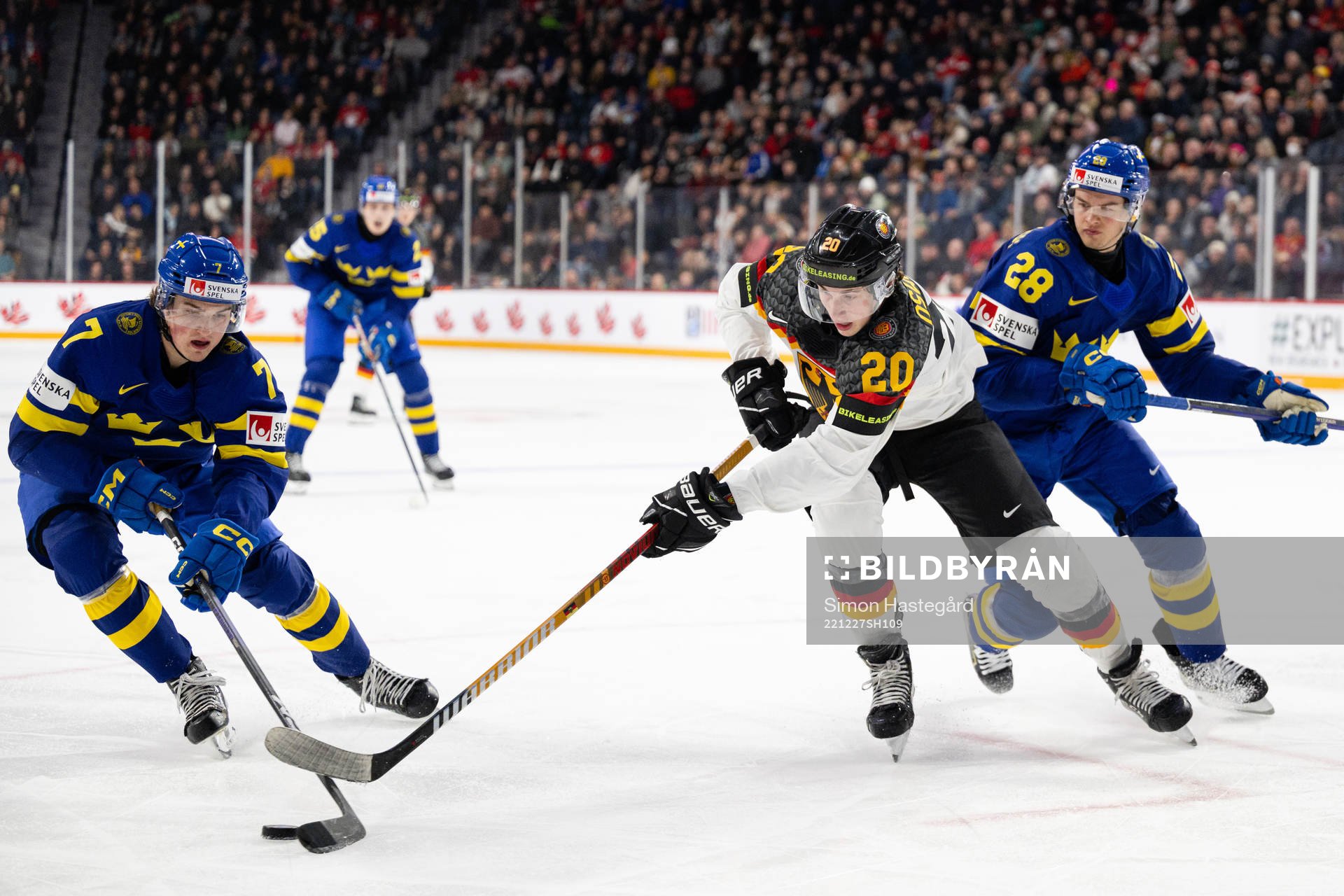 Veit Oswald of Germany against Calle Odelius and Simon