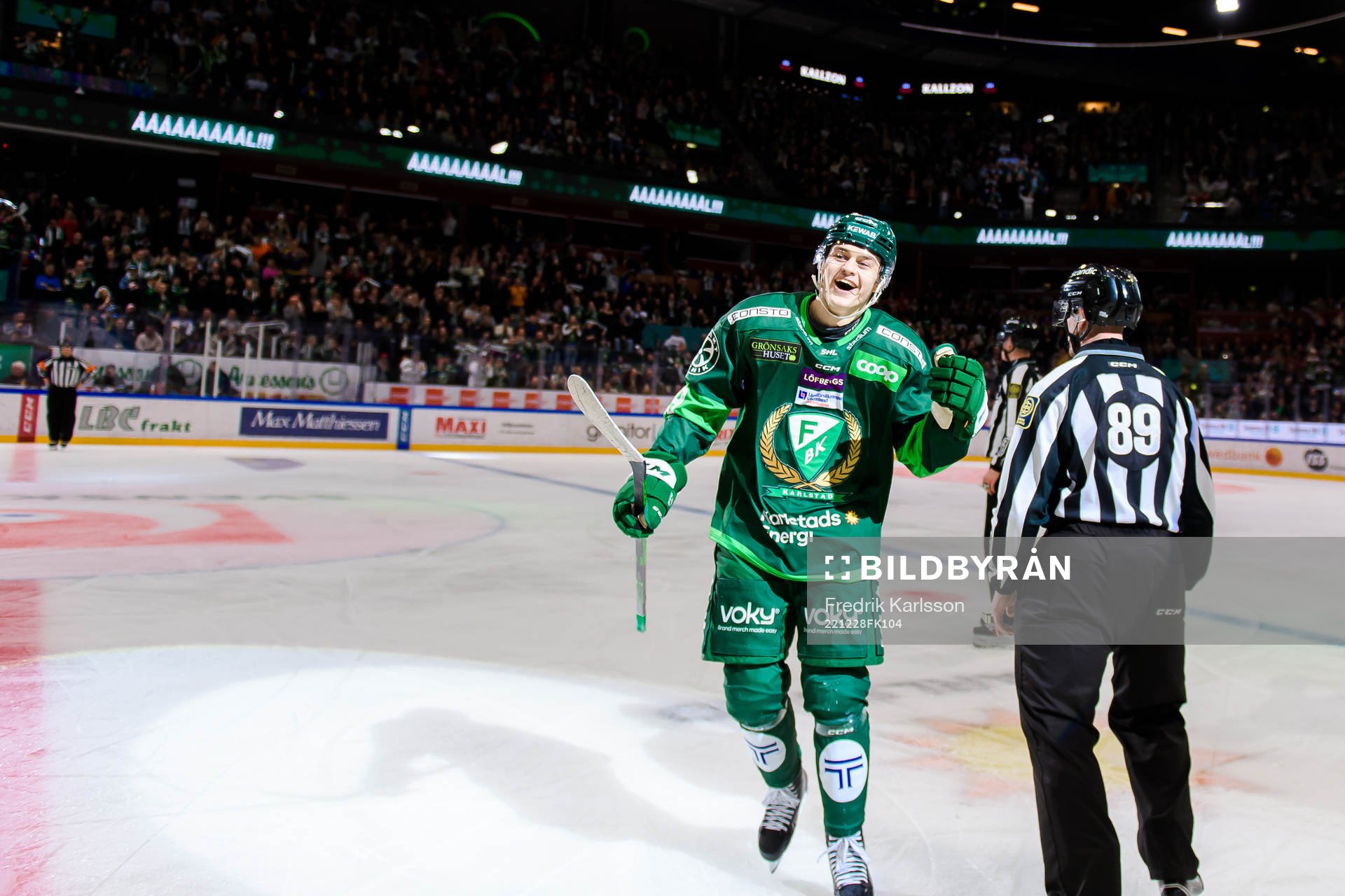 Färjestads Lucas Forsell jublar