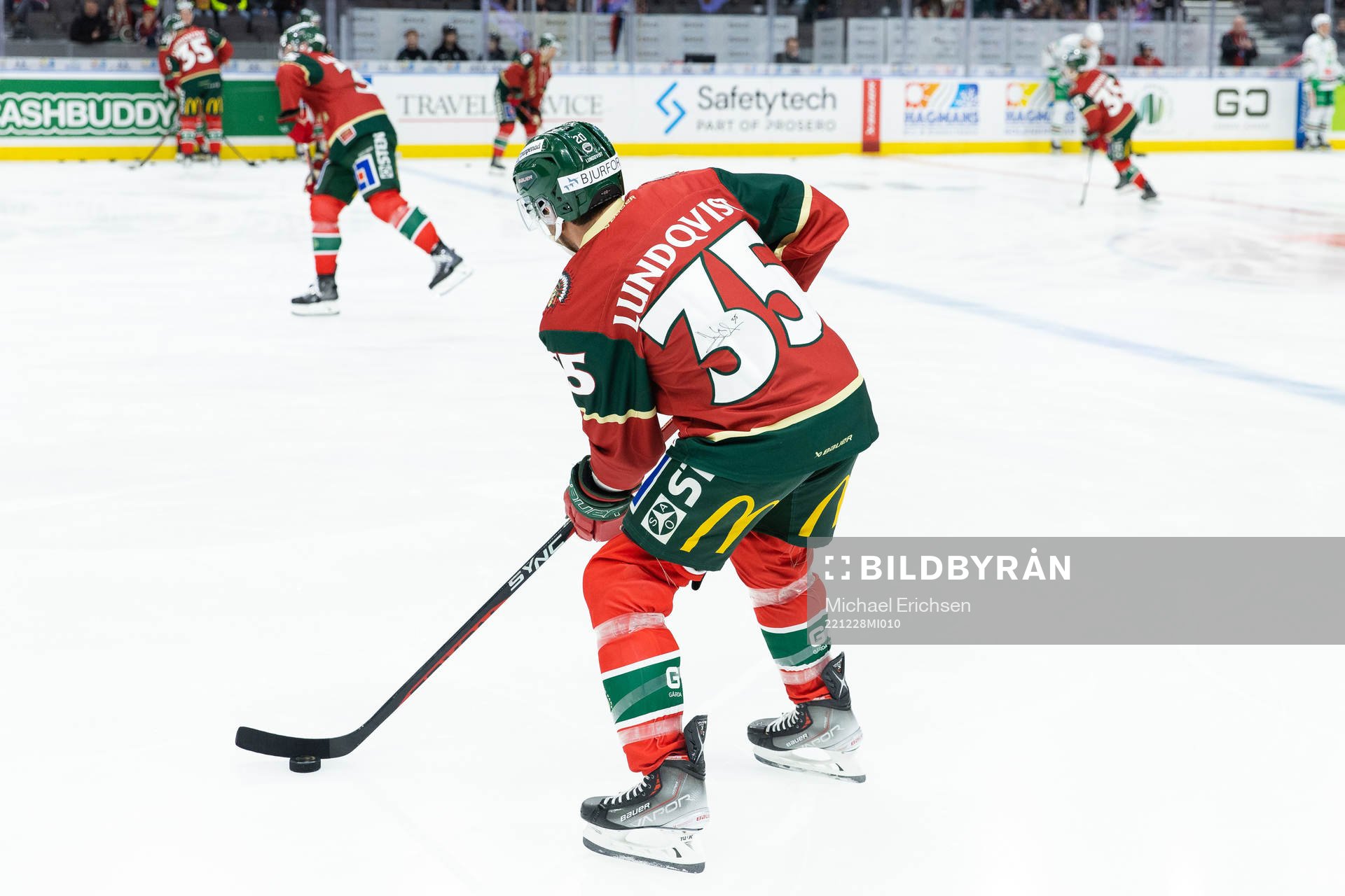 Frölundas Joel Lundqvist med en specialdesignad tröja