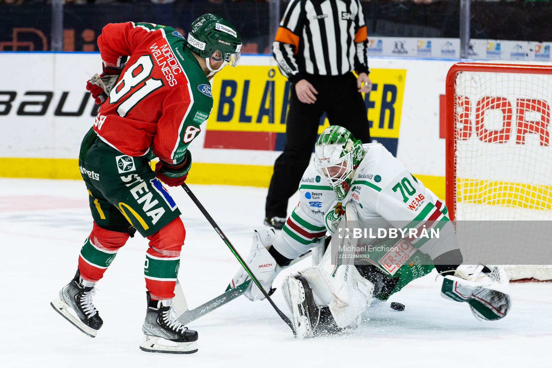 Frölundas Ryan Lasch sätter en straff på Rögles