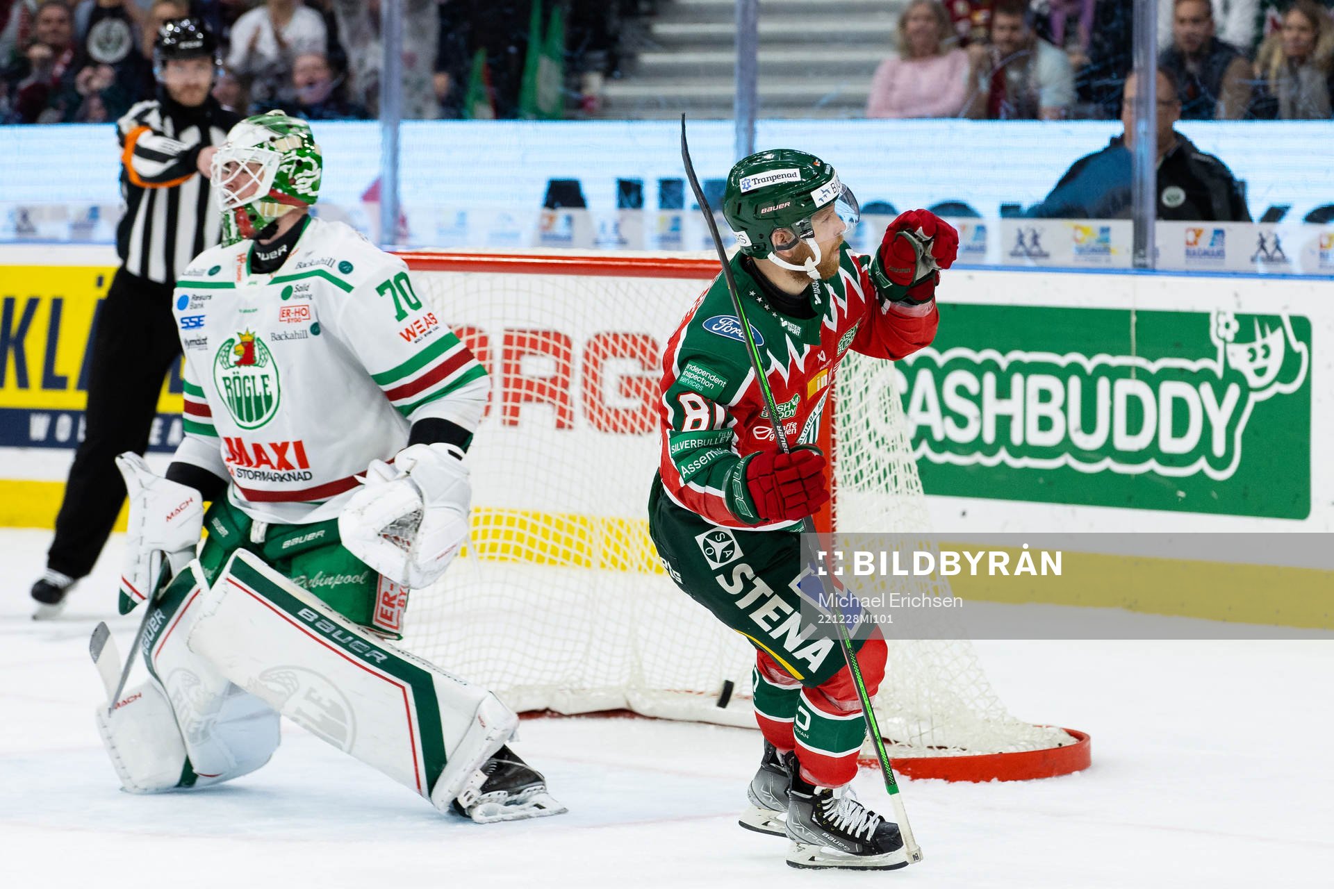 Frölundas Ryan Lasch sätter en straff på Rögles
