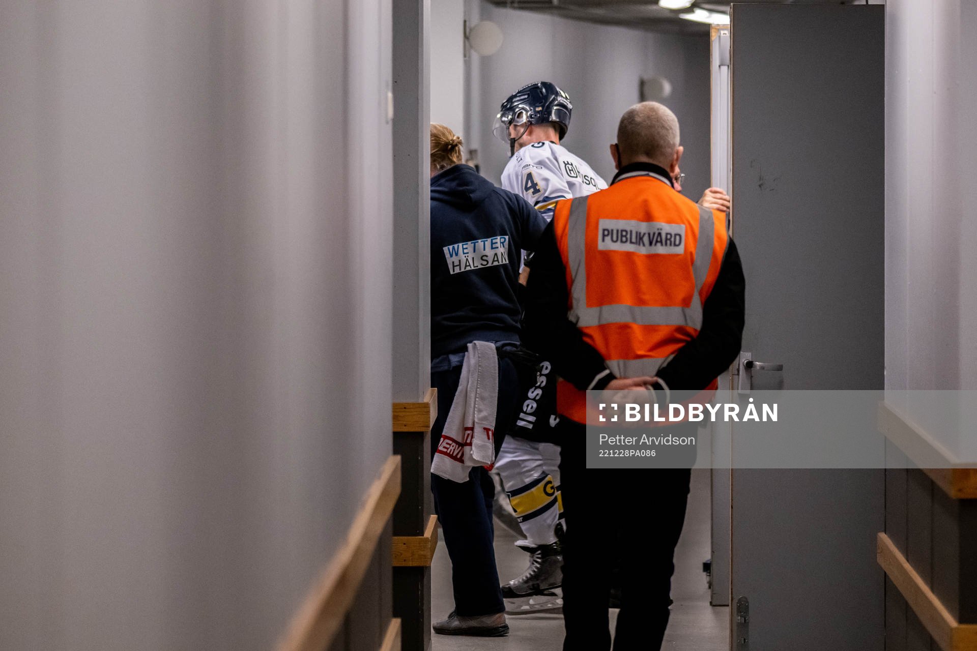 HV71s Niklas Hjalmarsson utgår skadad
