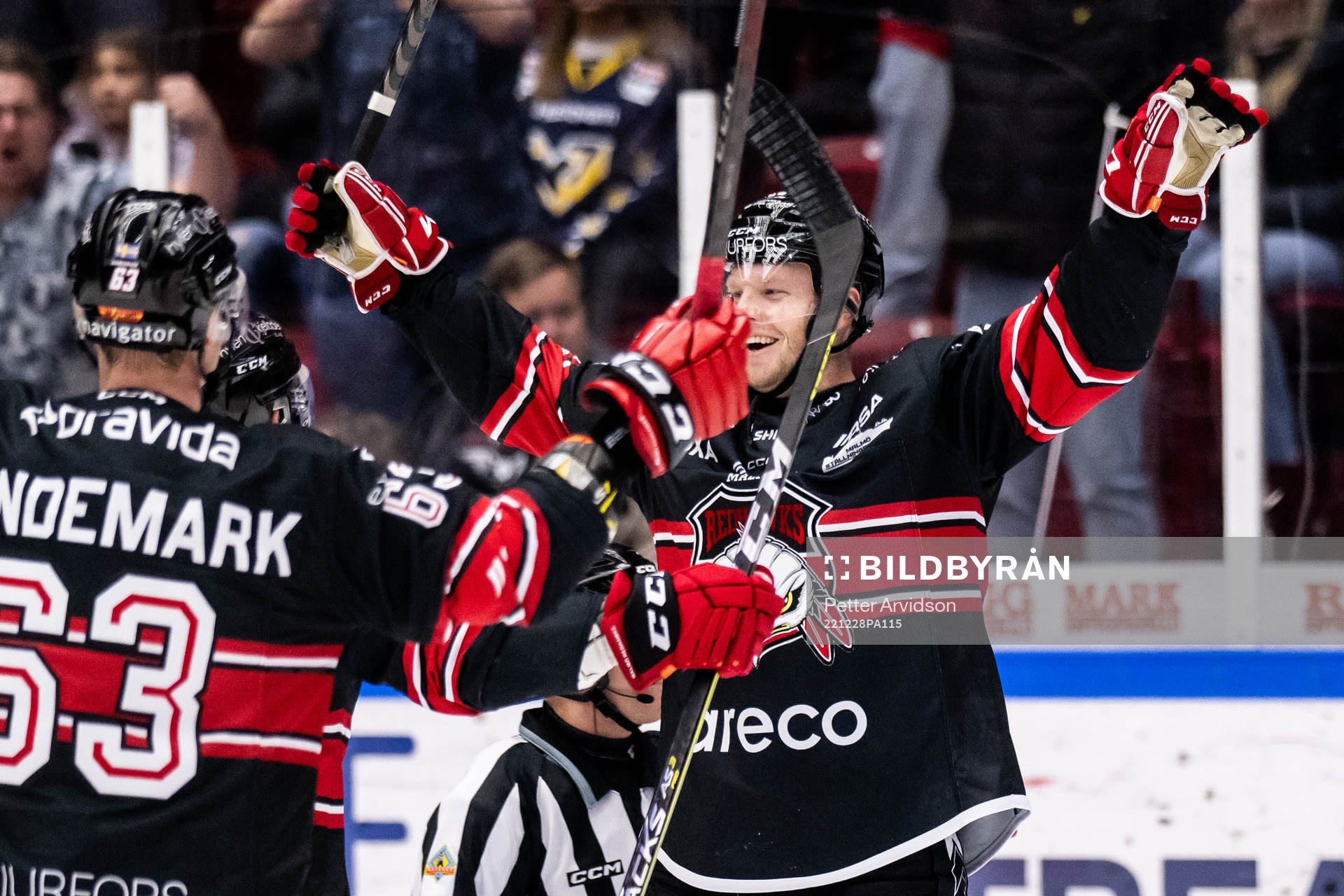 Malmö Redhawks Carl Söderberg jublar