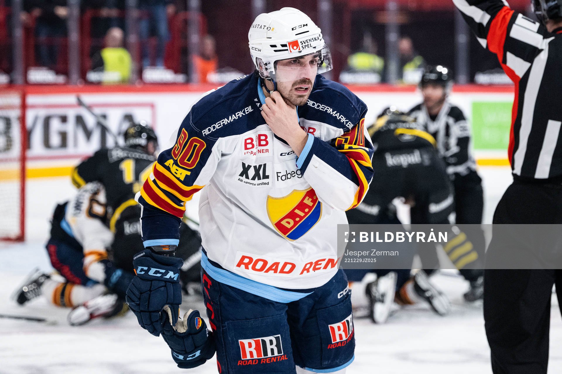 Djurgårdens Kevin Karlsson har ont