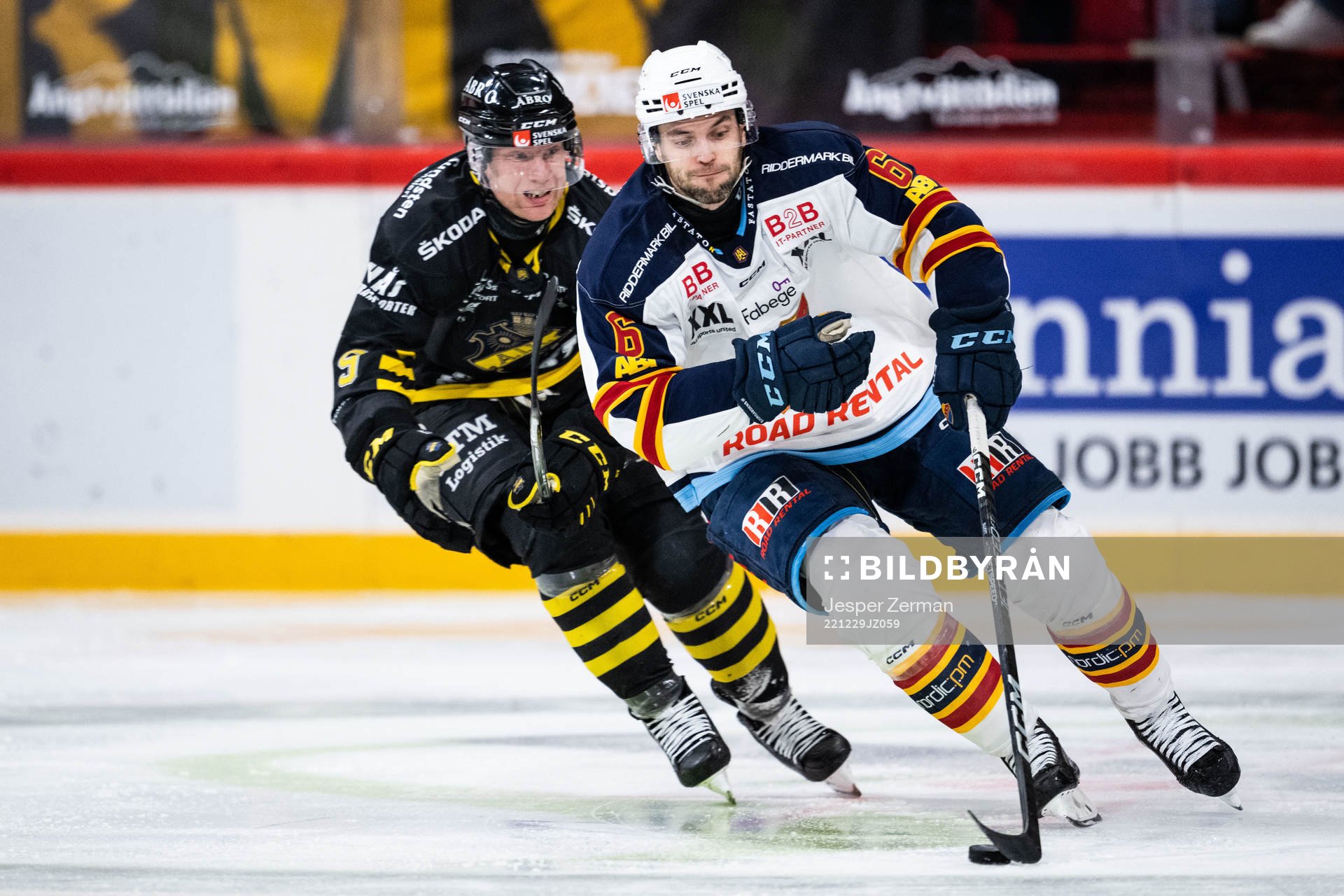 AIKs Richard Gynge och Djurgårdens Stefan Elliott