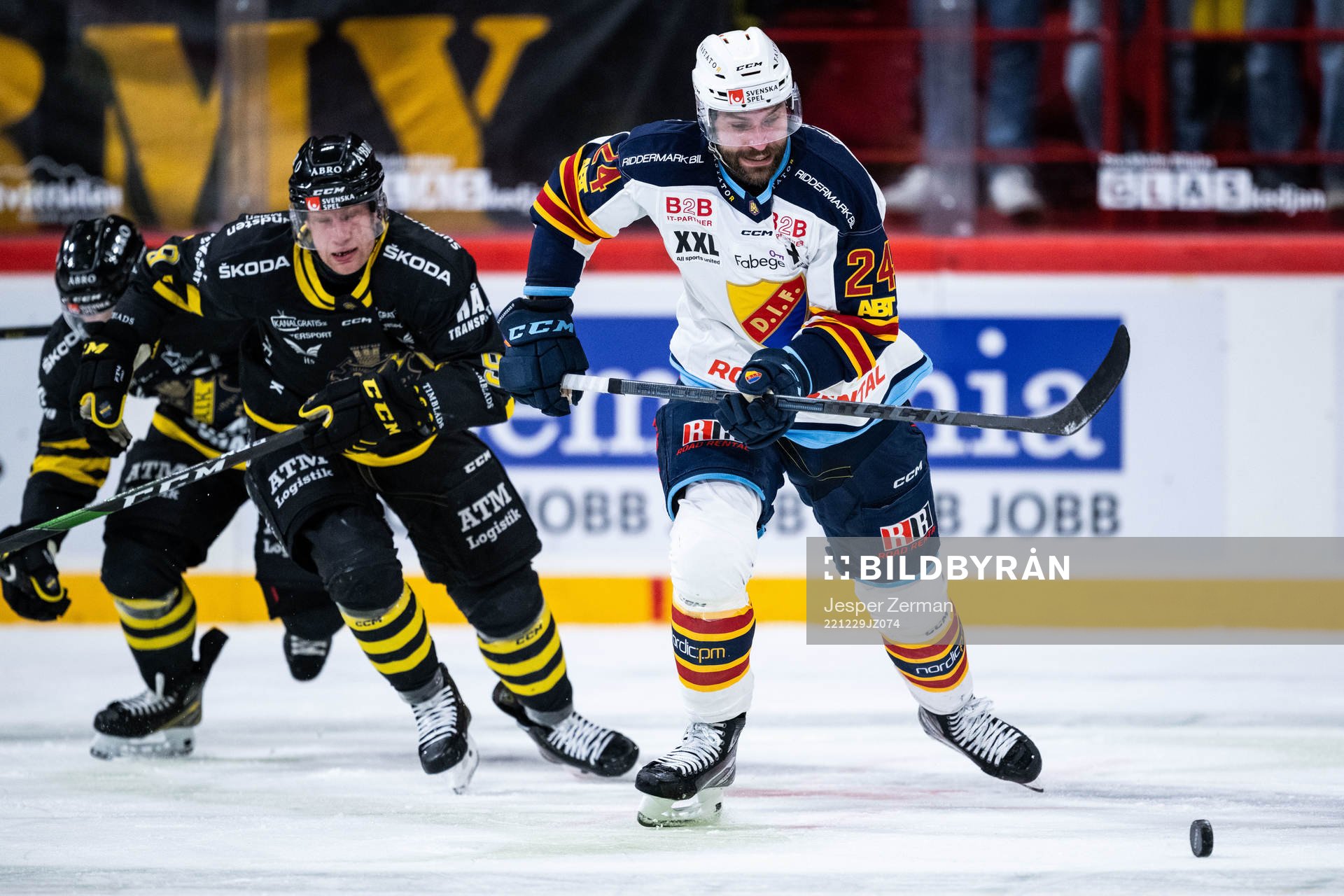 AIKs Richard Gynge och Djurgårdens Ludvig Rensfeldt