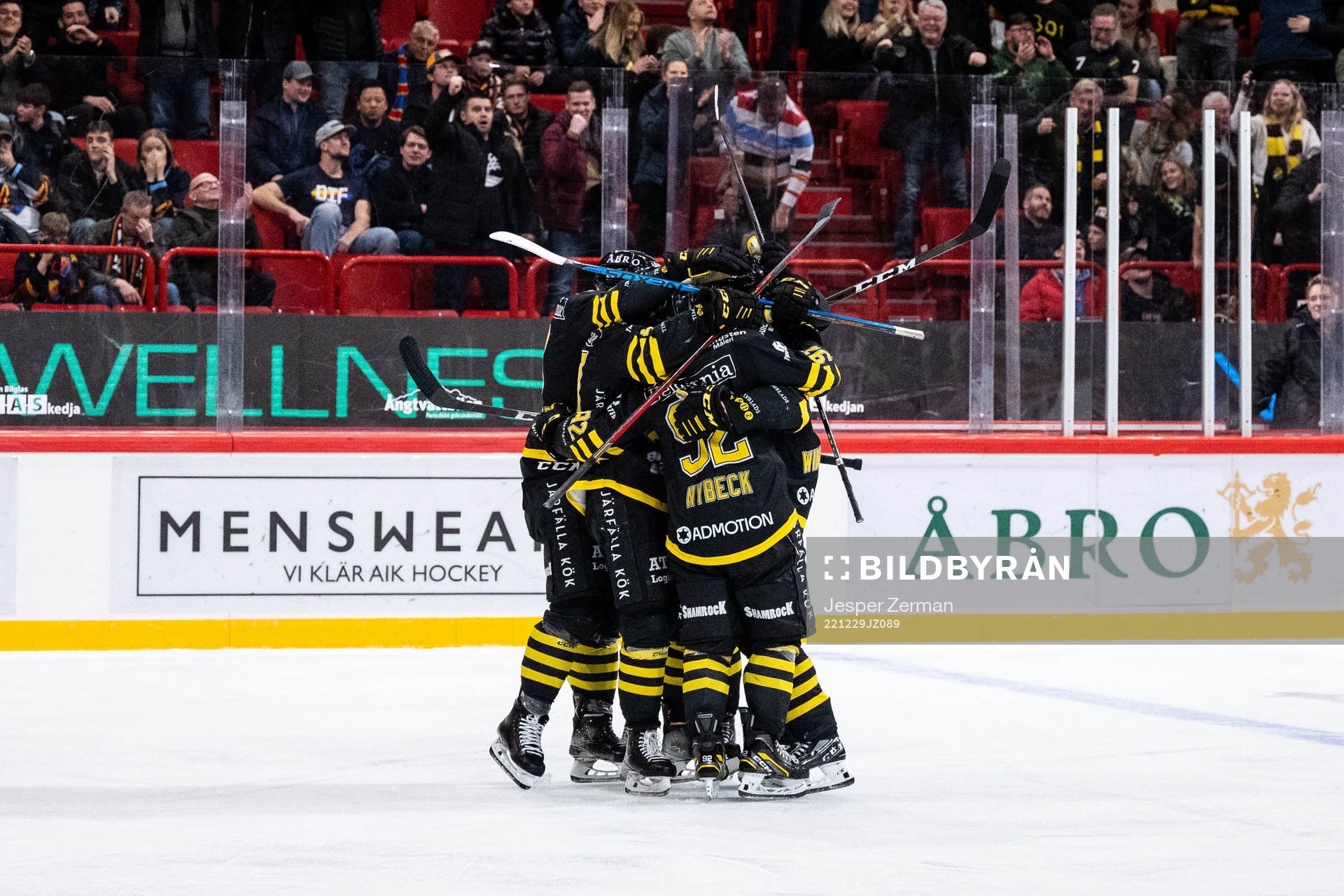 AIKs spelare jublar