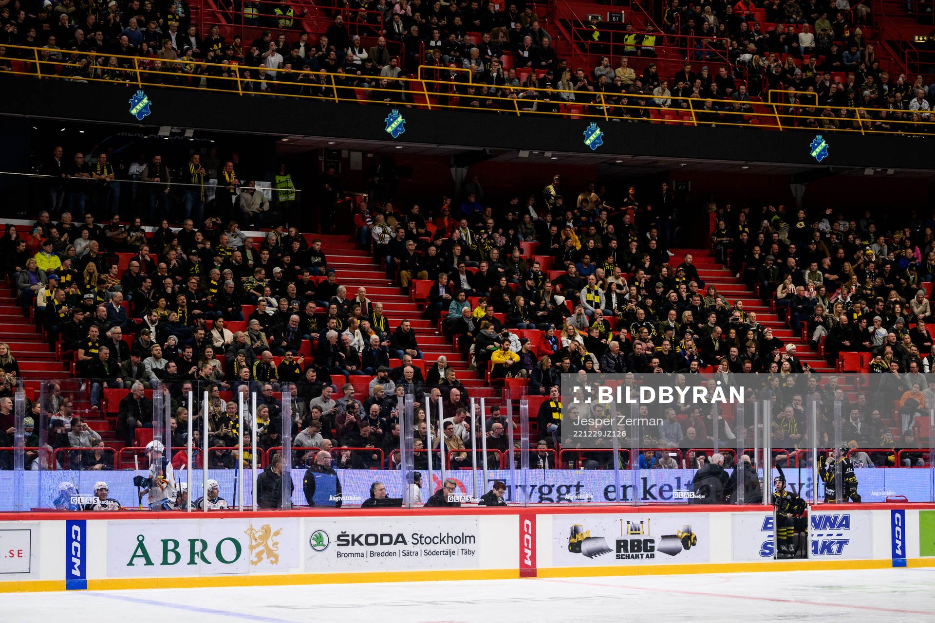 Djurgården och AIK med fem spelare var i utvisningsbåset