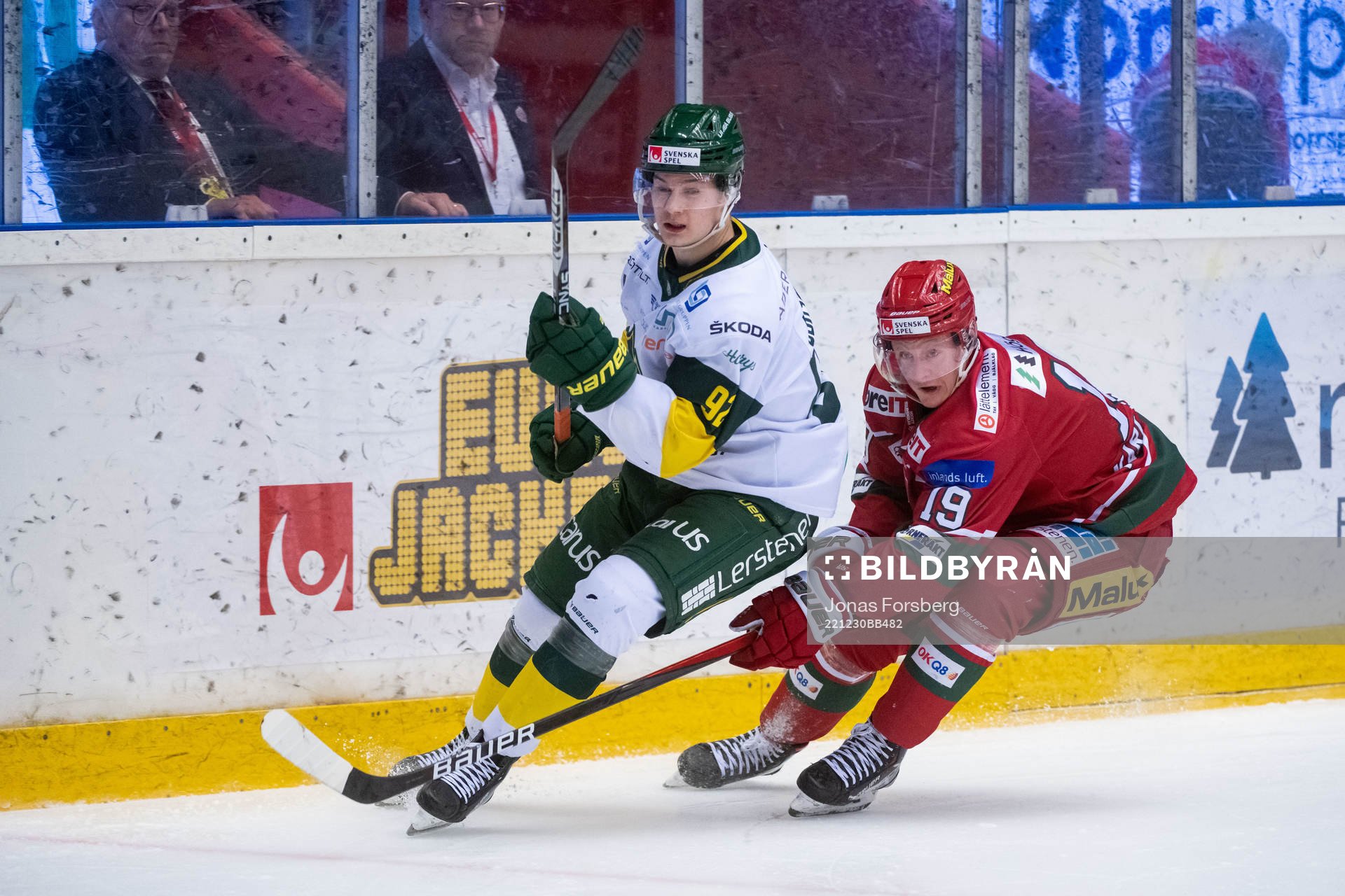 Björklövens Viljami Juusola och Modos Erik Karlsson