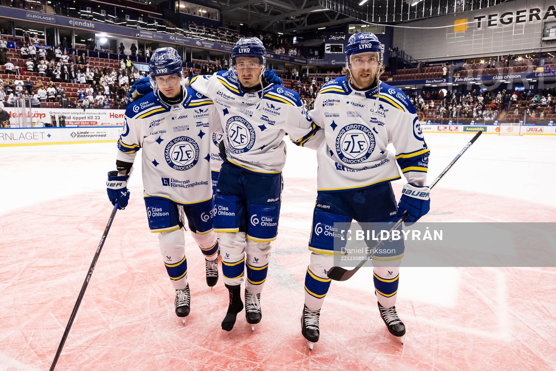 Leksands Patrik Noren får hjälp av isen av Martin
