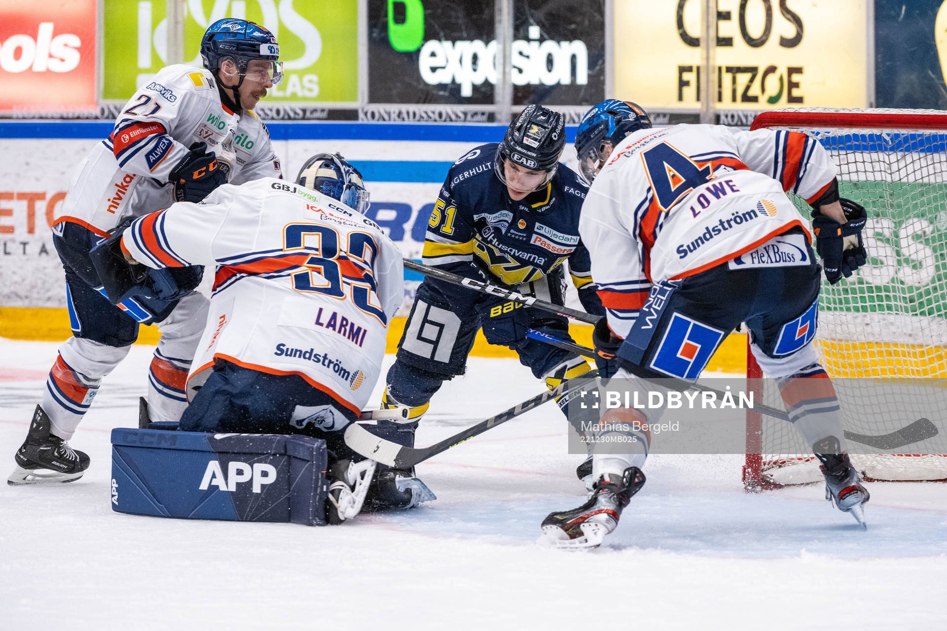 Växjös Brian Cooper, målvakt Emil Larmi  och Keegan Lowe