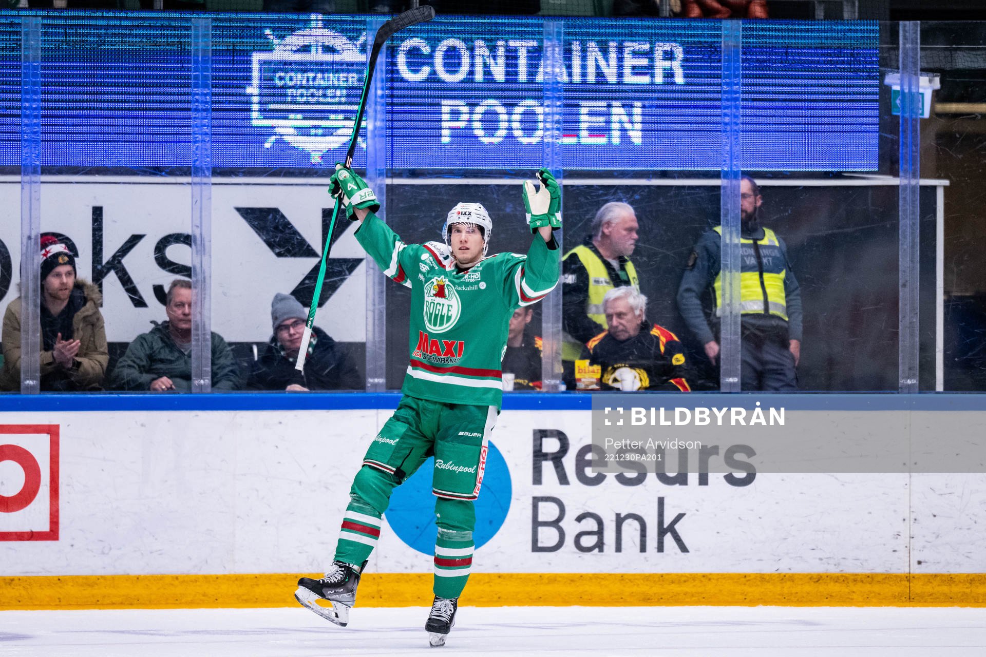Rögles Adam Tambellini jublar
