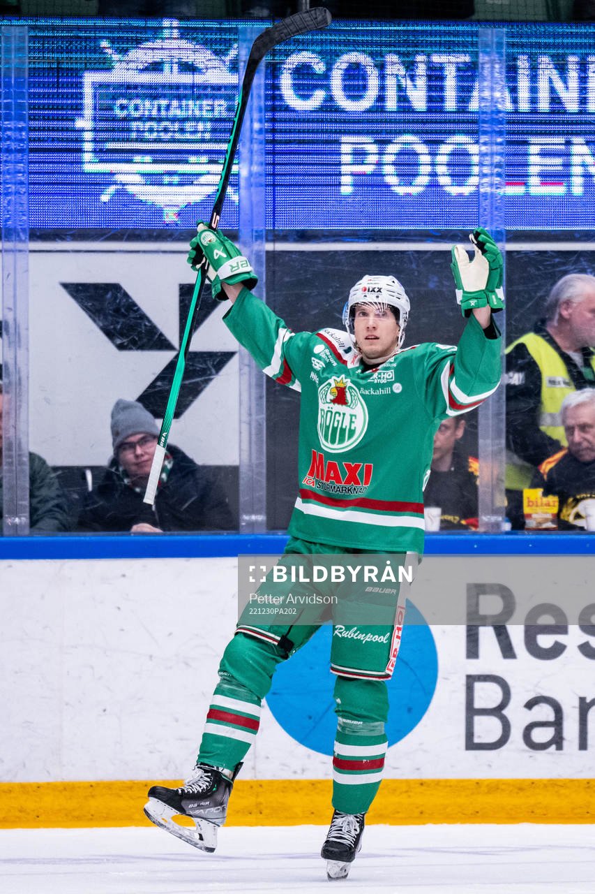 Rögles Adam Tambellini jublar