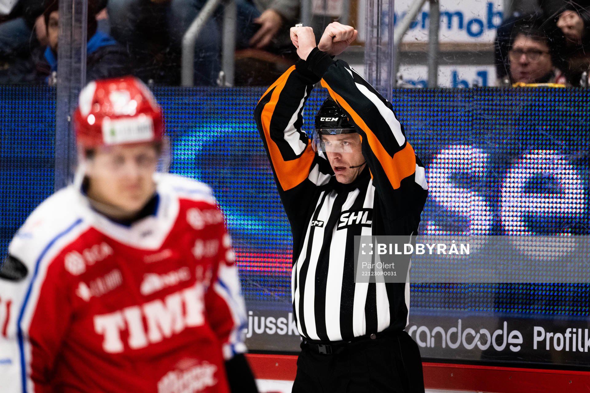 Domare Mikael Andersson dömmer straff för Malmö Redhawk