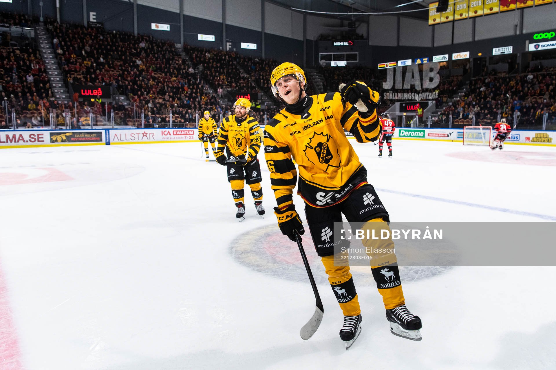 Skellefteås Linus Lindström jublar