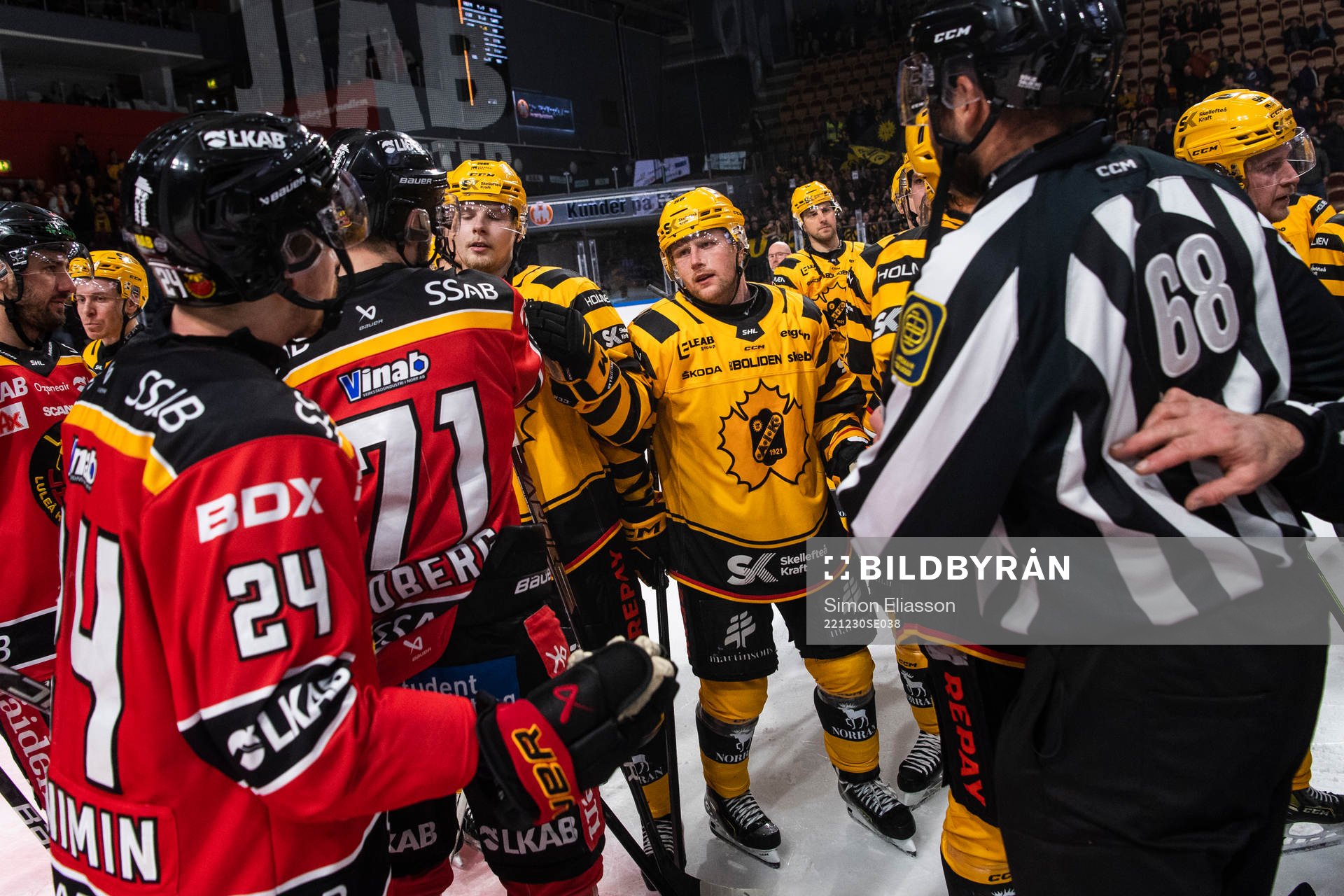 Luleås Brendan Shinnimin och Skellefteås Oskar Nilsson i