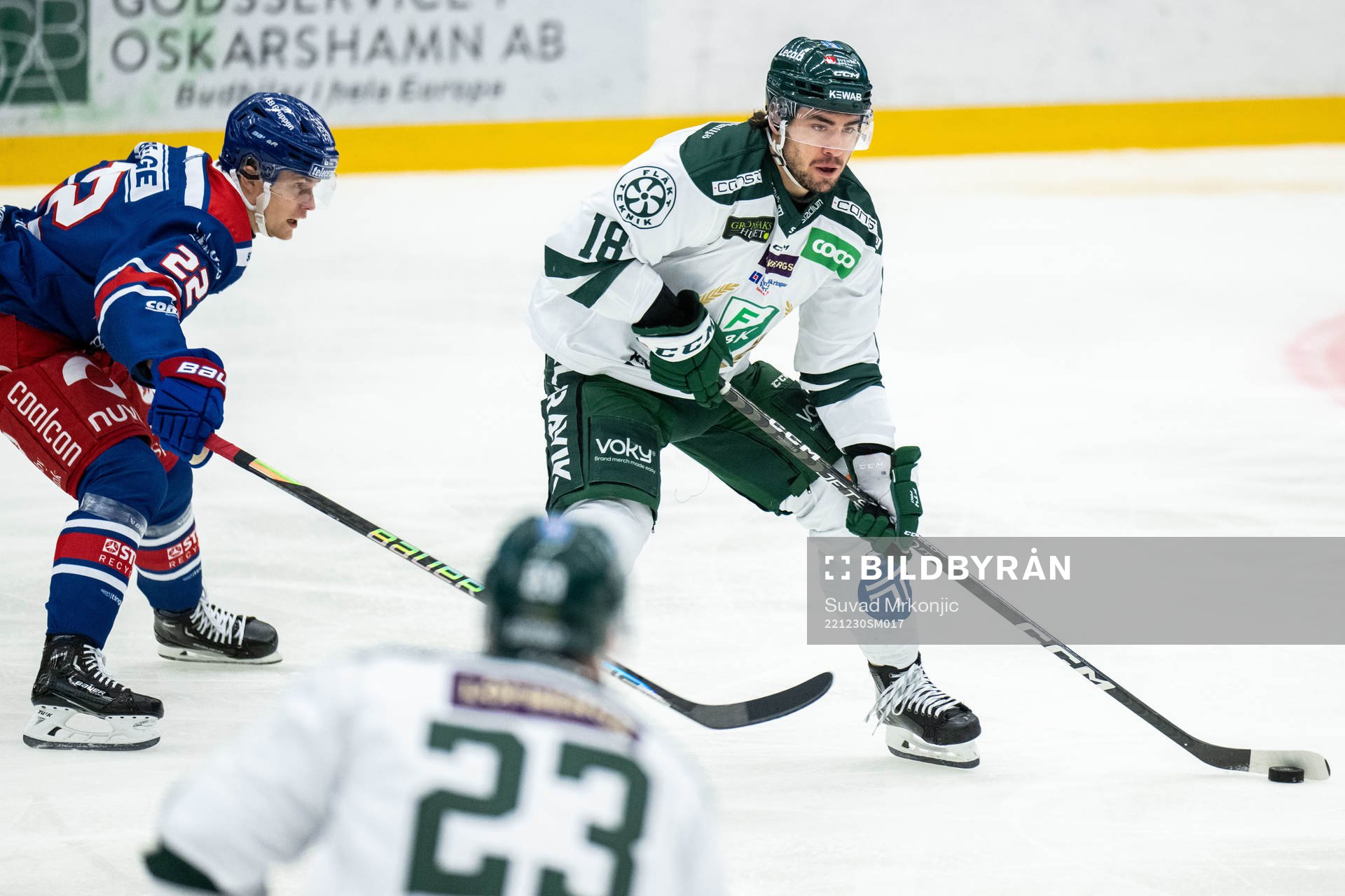 Oskarshamns John Dahlström och Färjestads Remi Elie