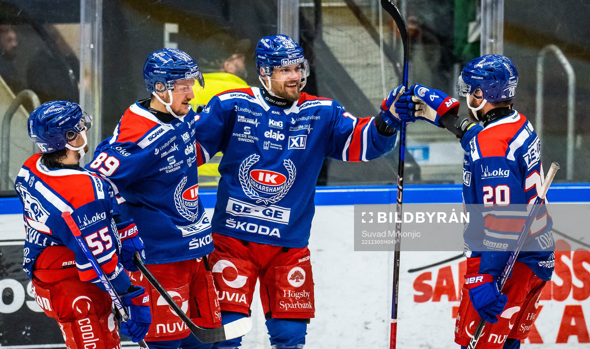 Oskarshamns Hynek Zohorna jublar med David Quenneville,