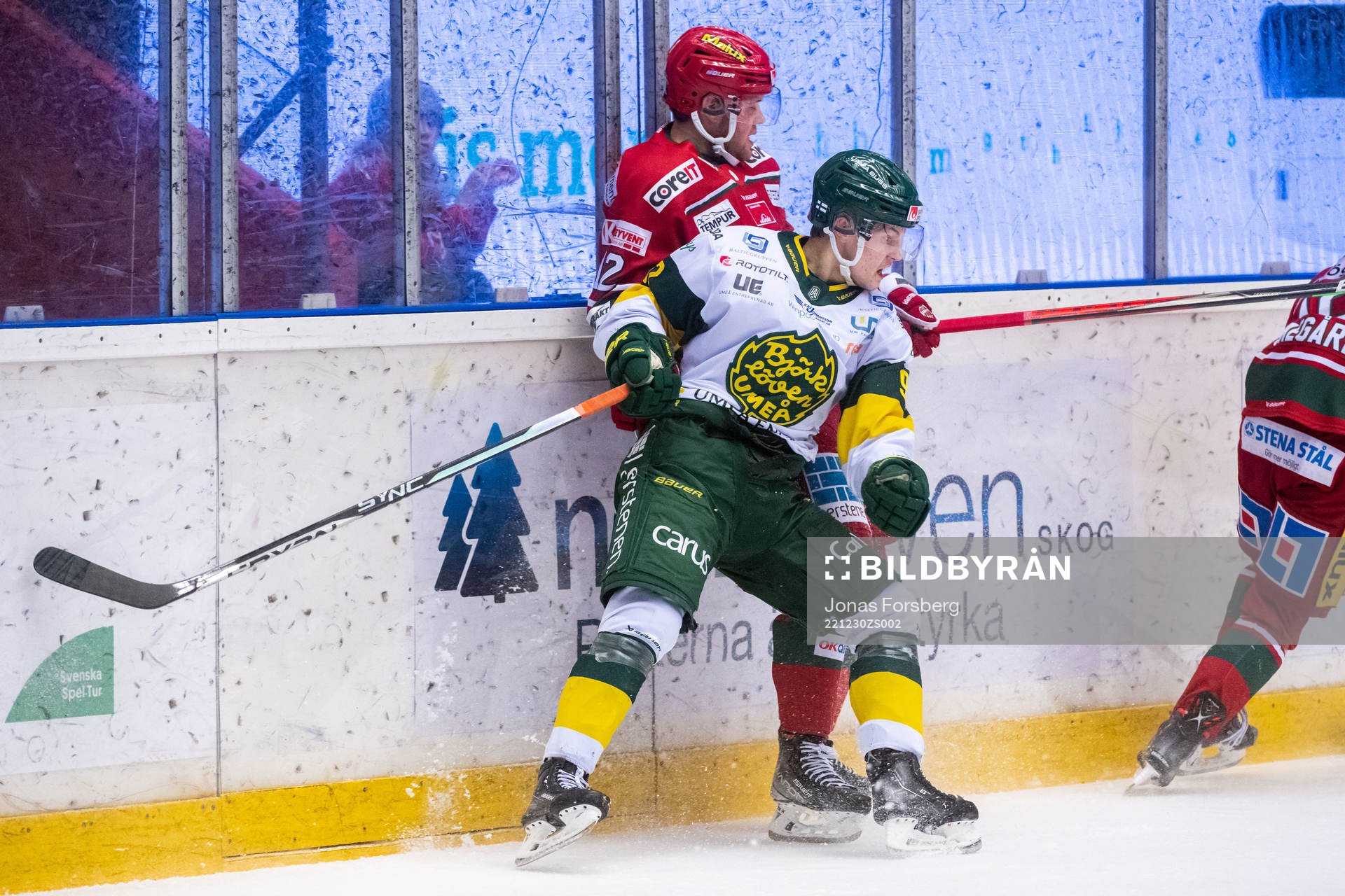 Björklövens Viljami Juusola och Modos Oscar Pettersson