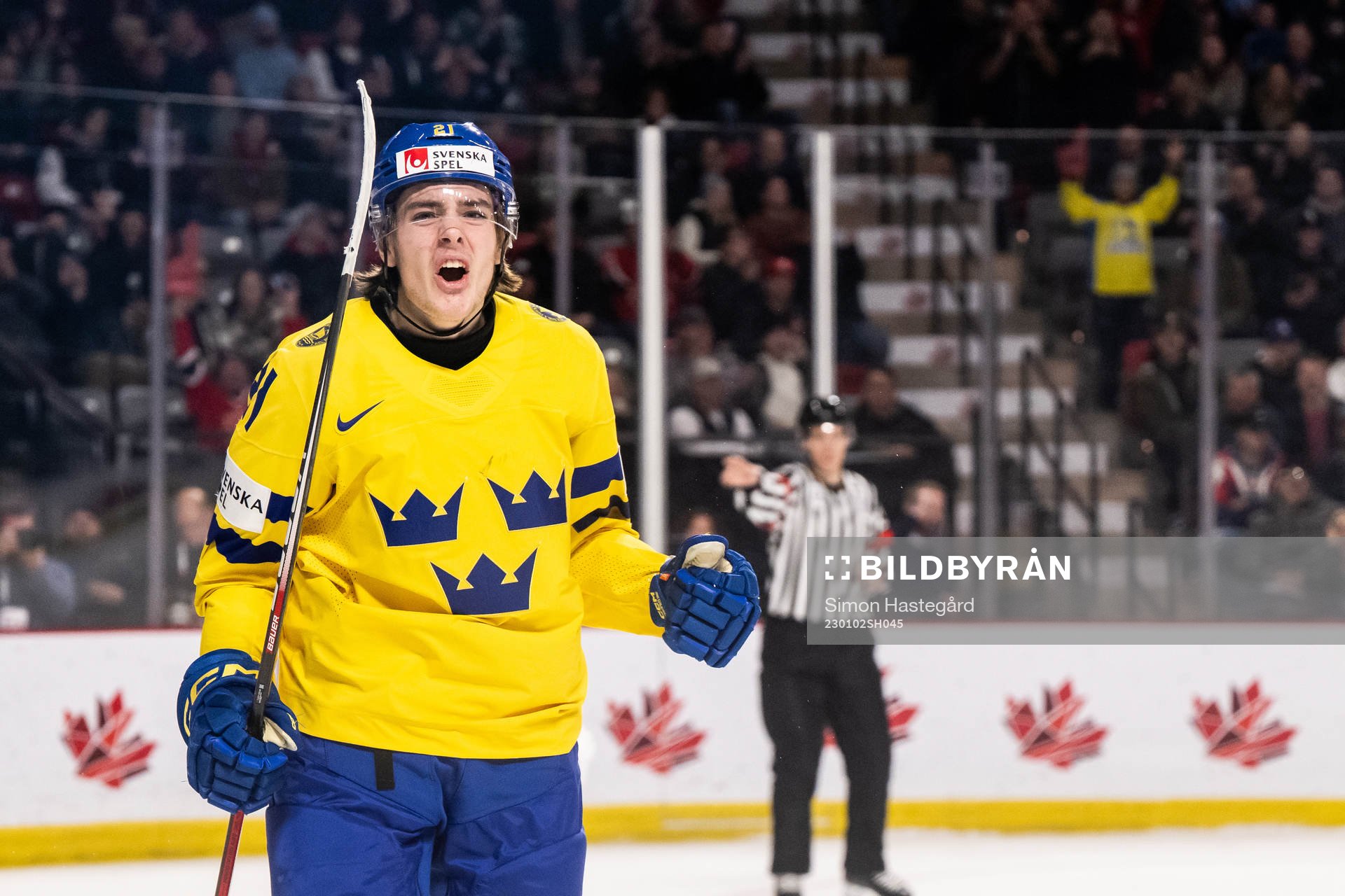 Leo Carlsson of Sweden celebrates