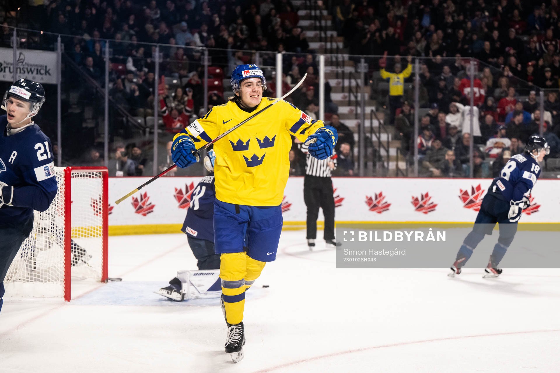 Leo Carlsson of Sweden celebrates