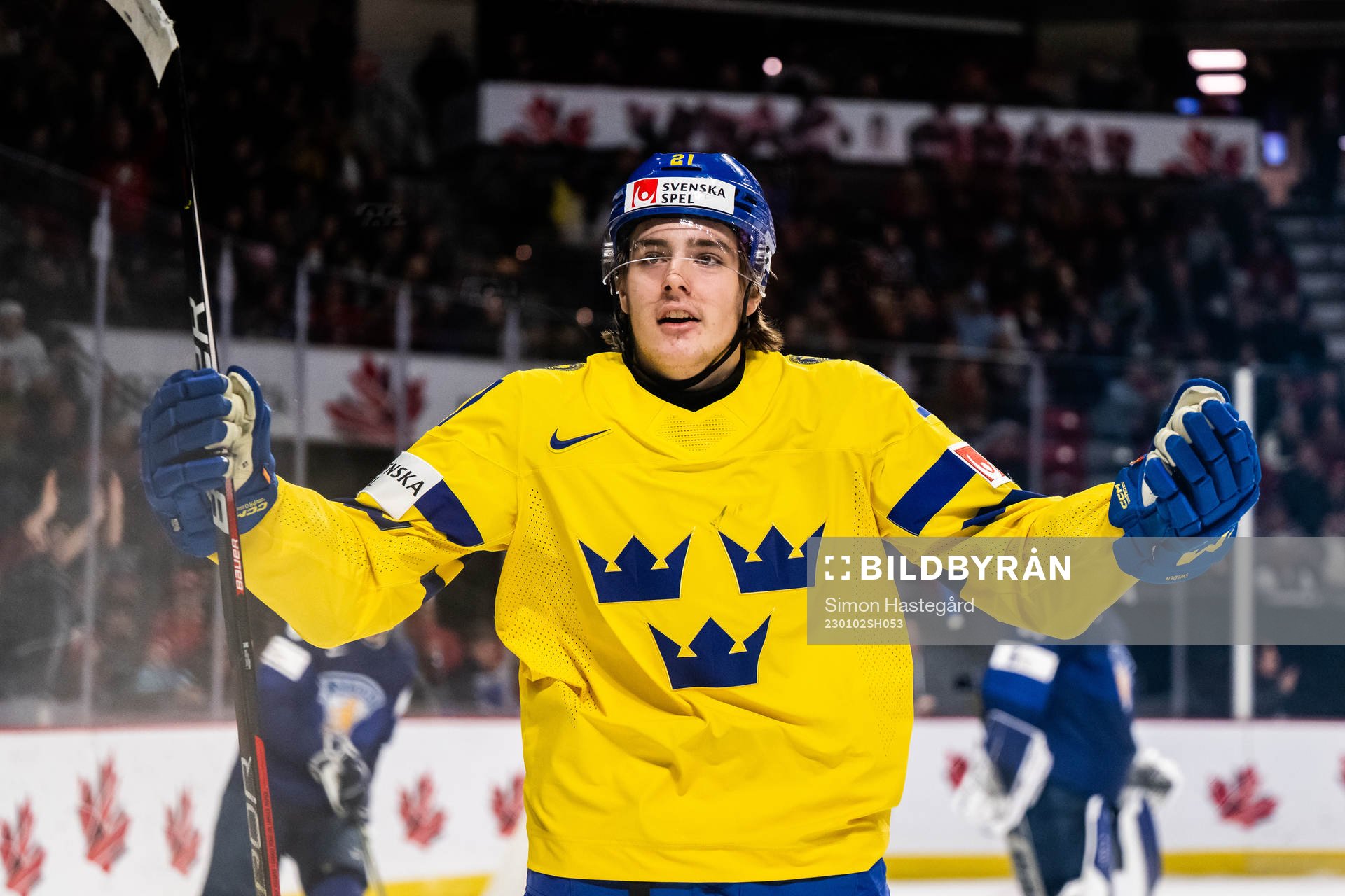 Leo Carlsson of Sweden celebrates