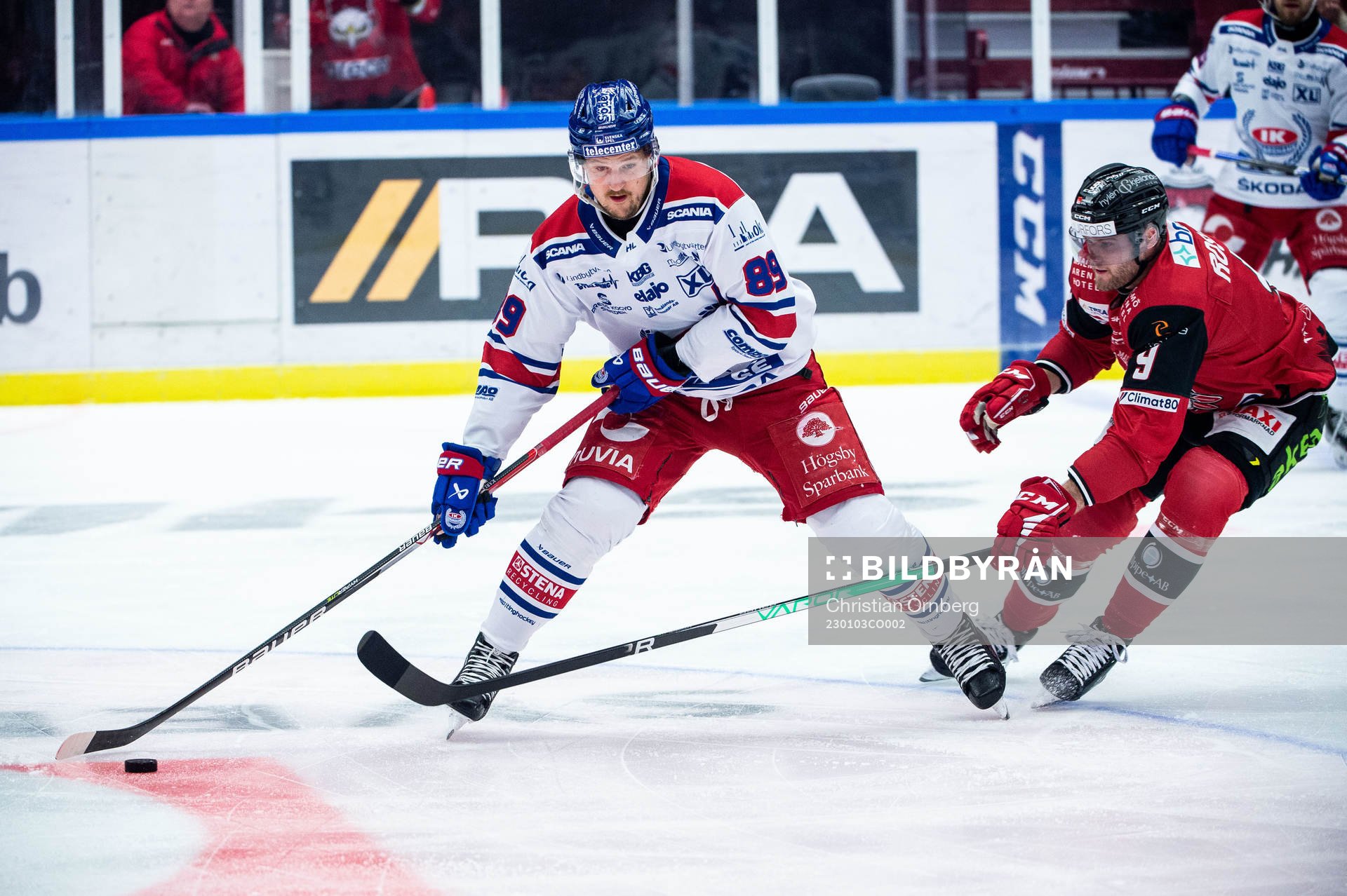 Oskarshamns Patrik Karlkvist och Malmö Redhawks Kim Rosdahl