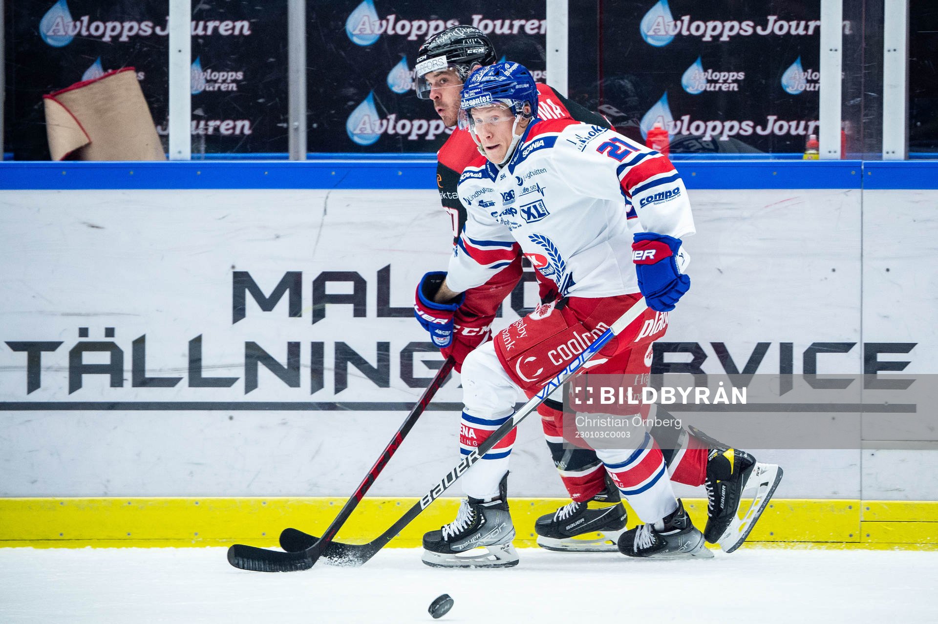 Oskarshamns Myles Powell och Malmö Redhawks Lance Bouma