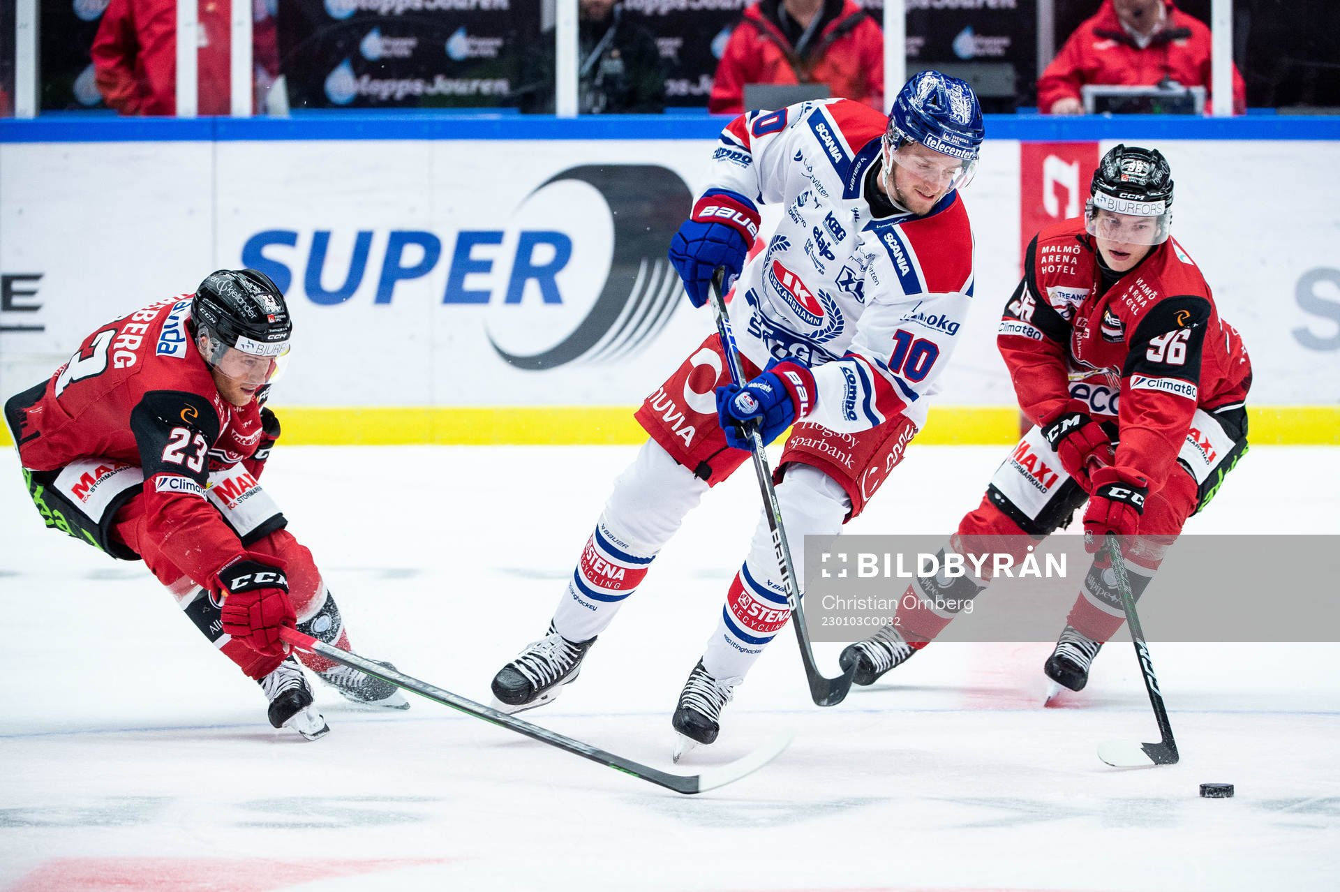 Malmö Redhawks Christoffer Forsberg och Lukas Wernblom mot