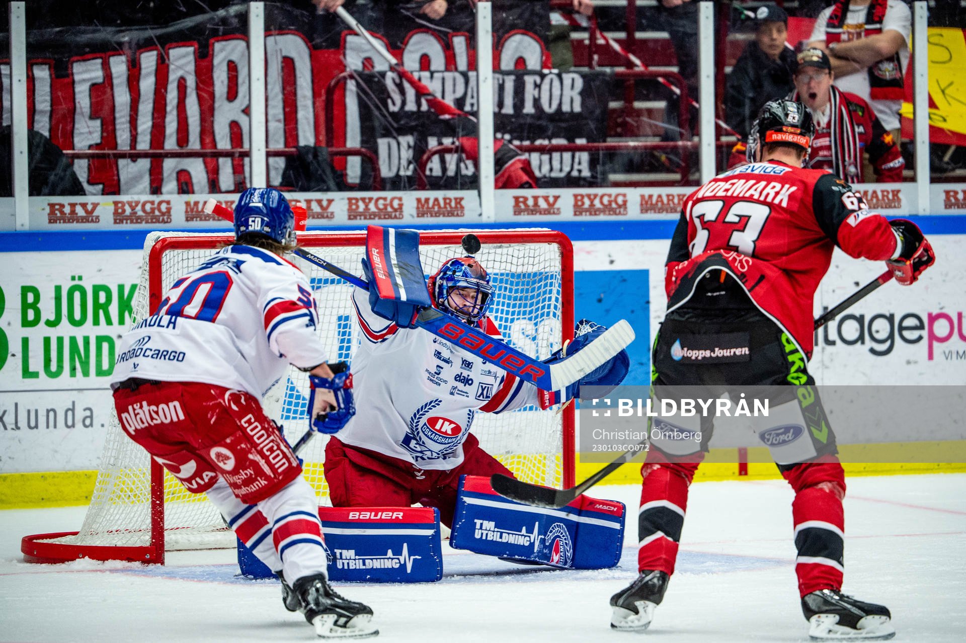 Malmö Redhawks Fredrik Händemark mot Oskarshamns målvakt
