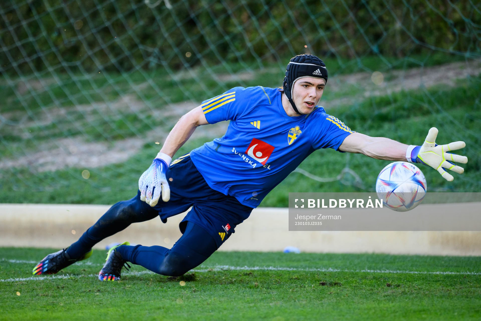 goalkeeper Jacob Widell Zetterström of the Swedish