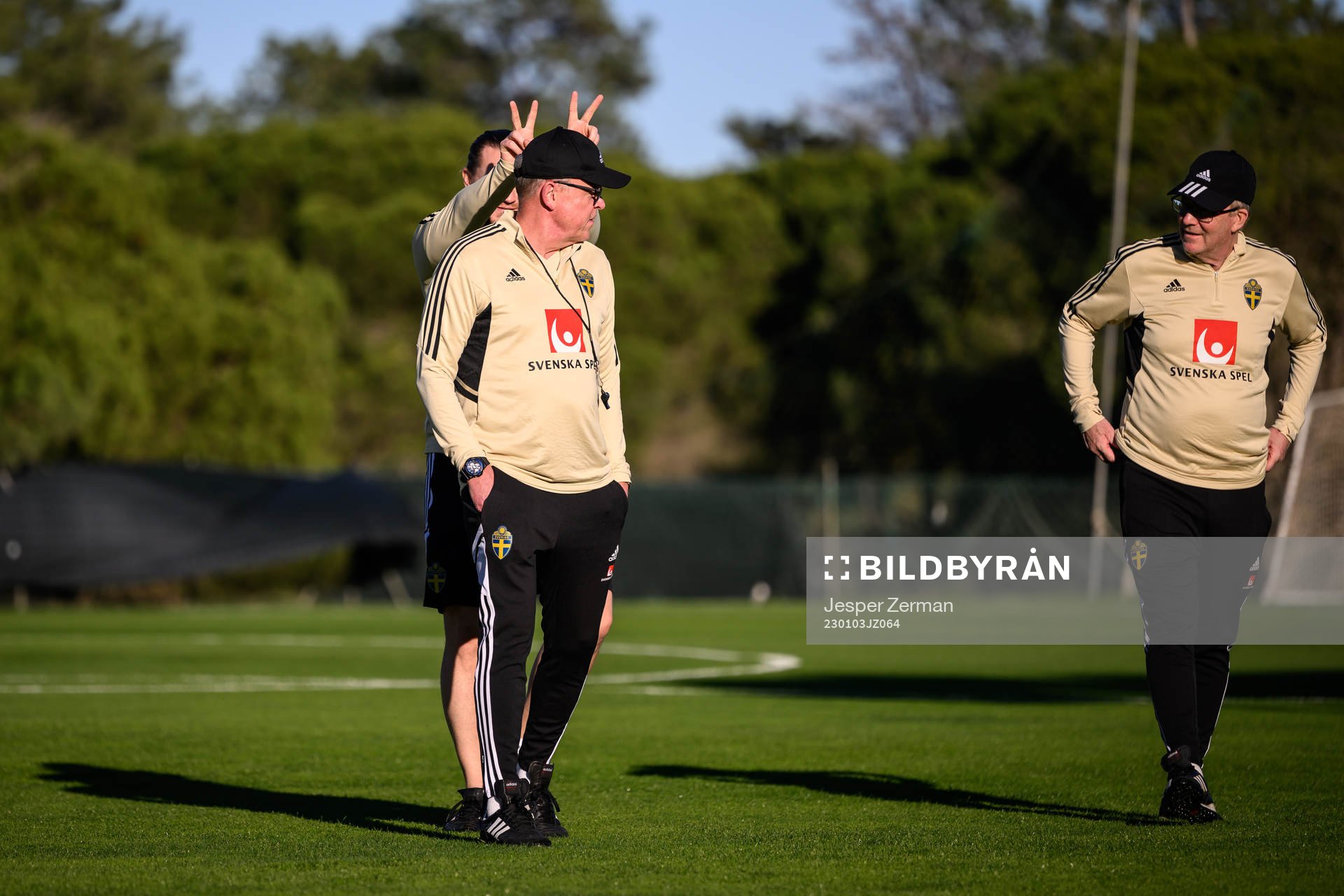 video analyst Christoffer Bernspång and head coach Janne