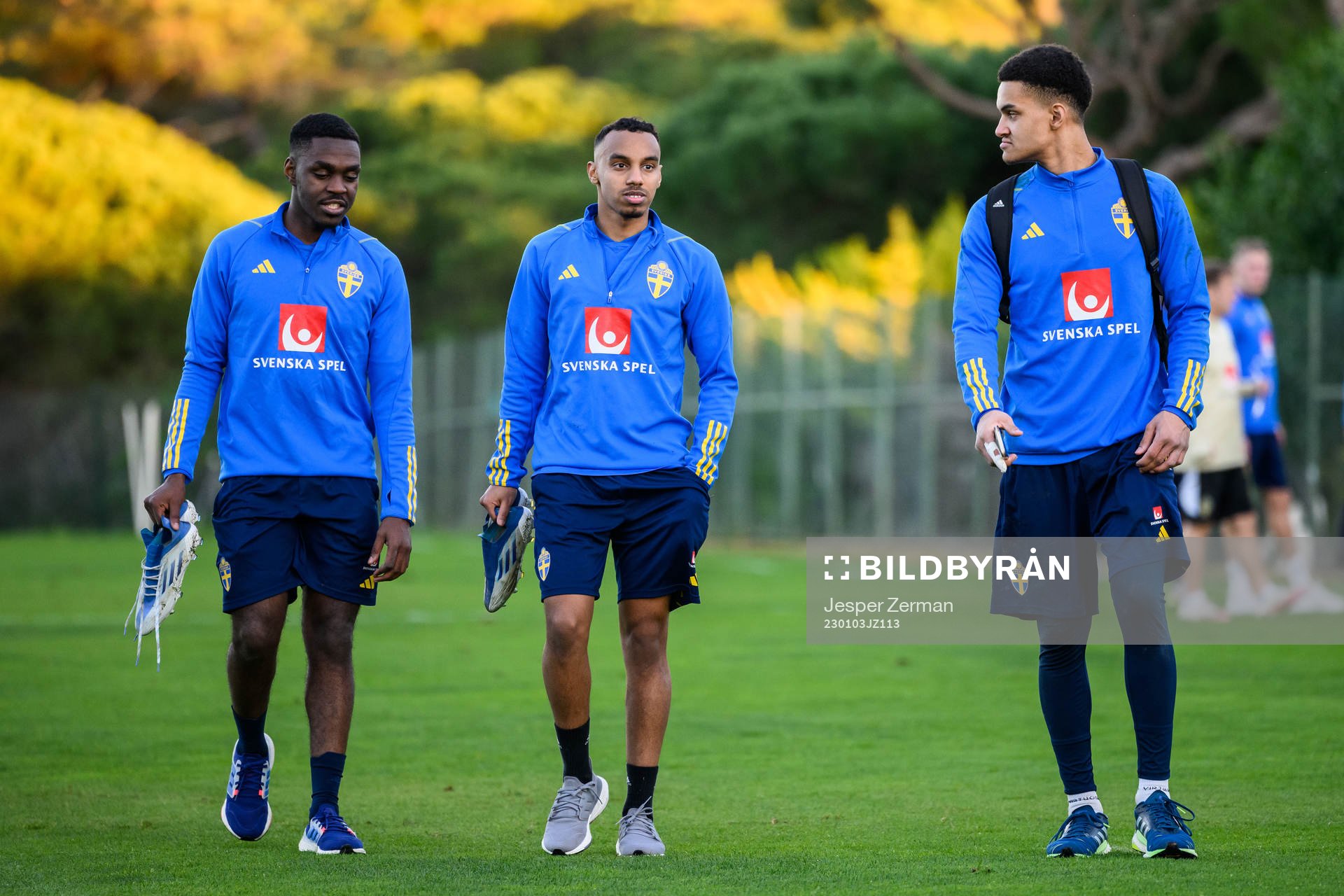 Joel Asoro, Bilal Hussein and goalkeeper Oliver Dovin of the Swedish national football team at a training session on January 3, 2023 in Algarve.