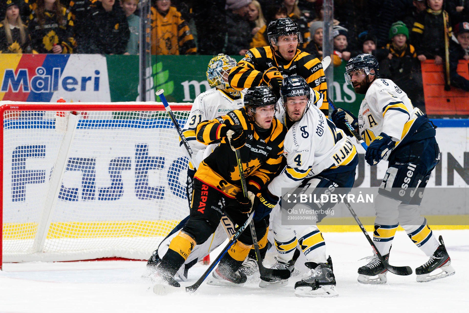 Skellefteås Andreas Wingerli och HV71s Niklas Hjalmarsson