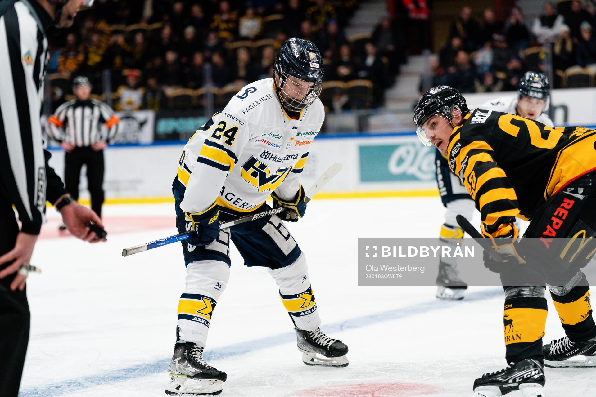 HV71s Oscar Fisker Molgaardoch Skellefteås Jonathan